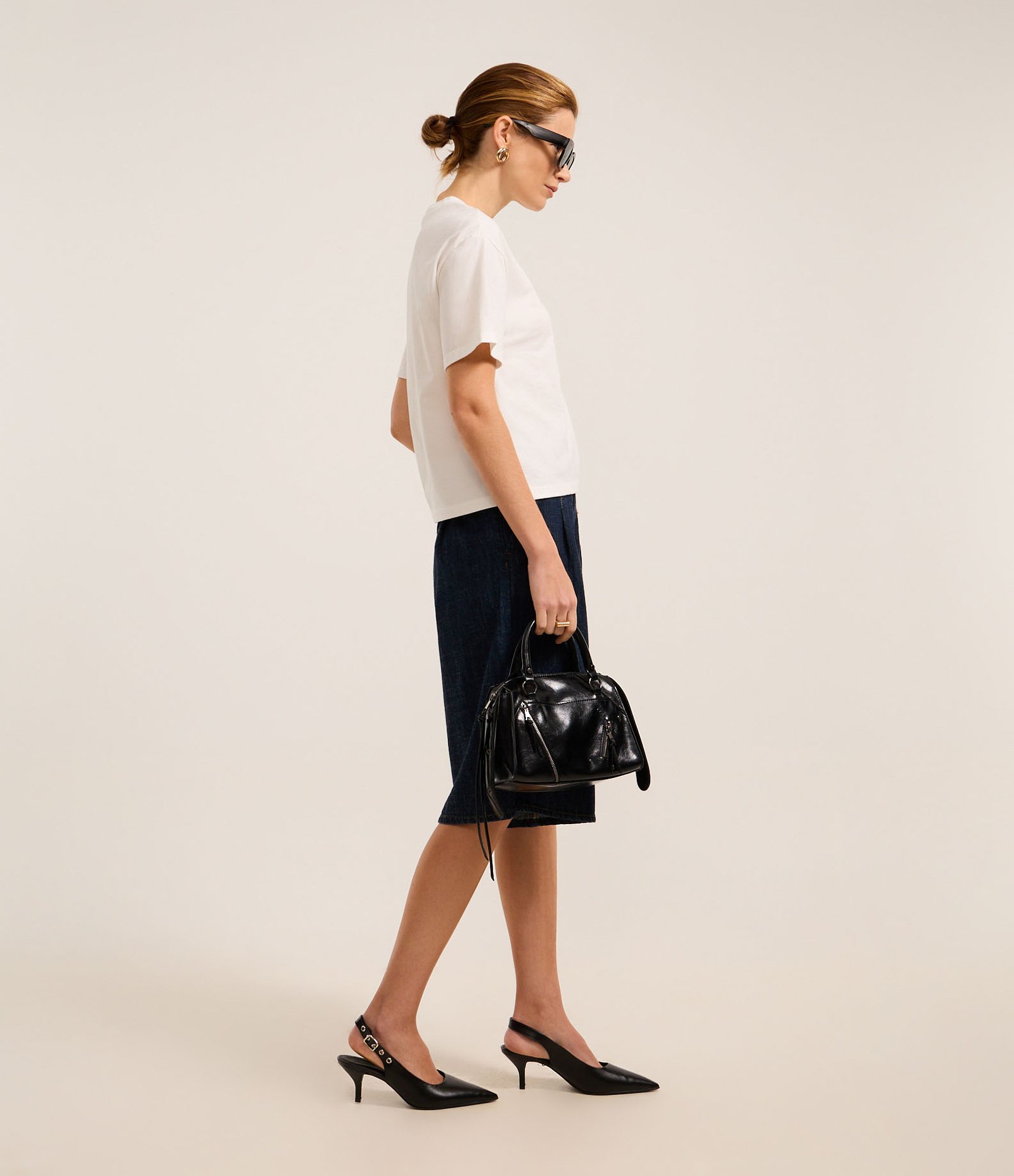 Blusa em Algodão com Bordado de Mulher com Brinco Branco Neve 4