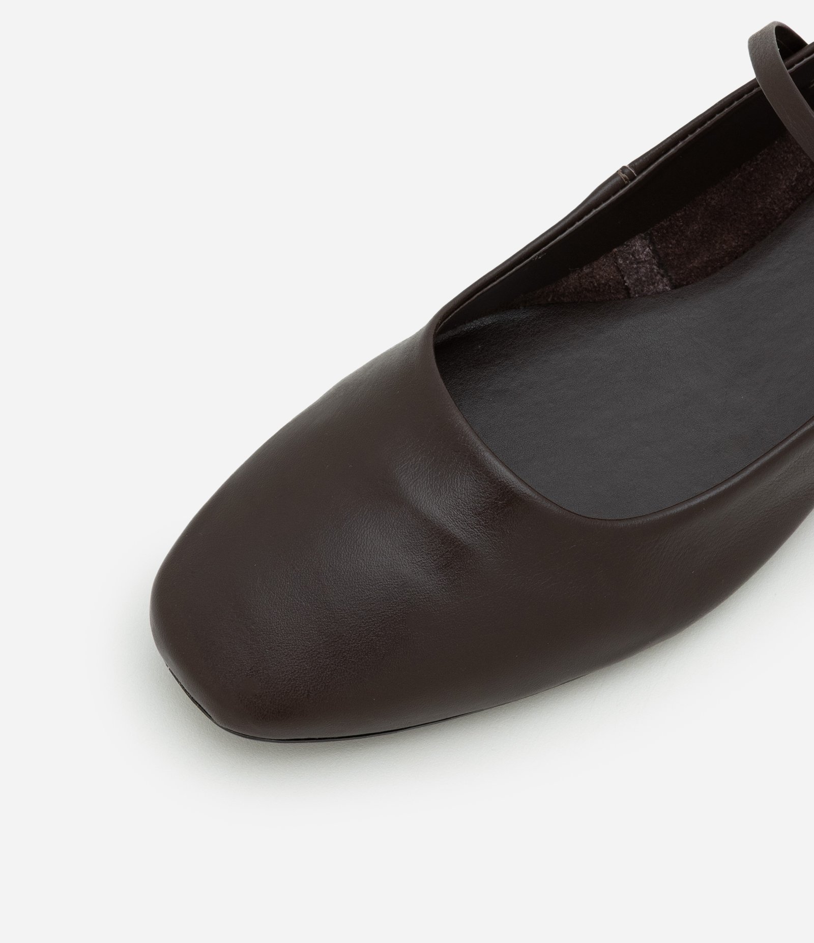 Sapatilha em Couro com Laço no Calcanhar 4