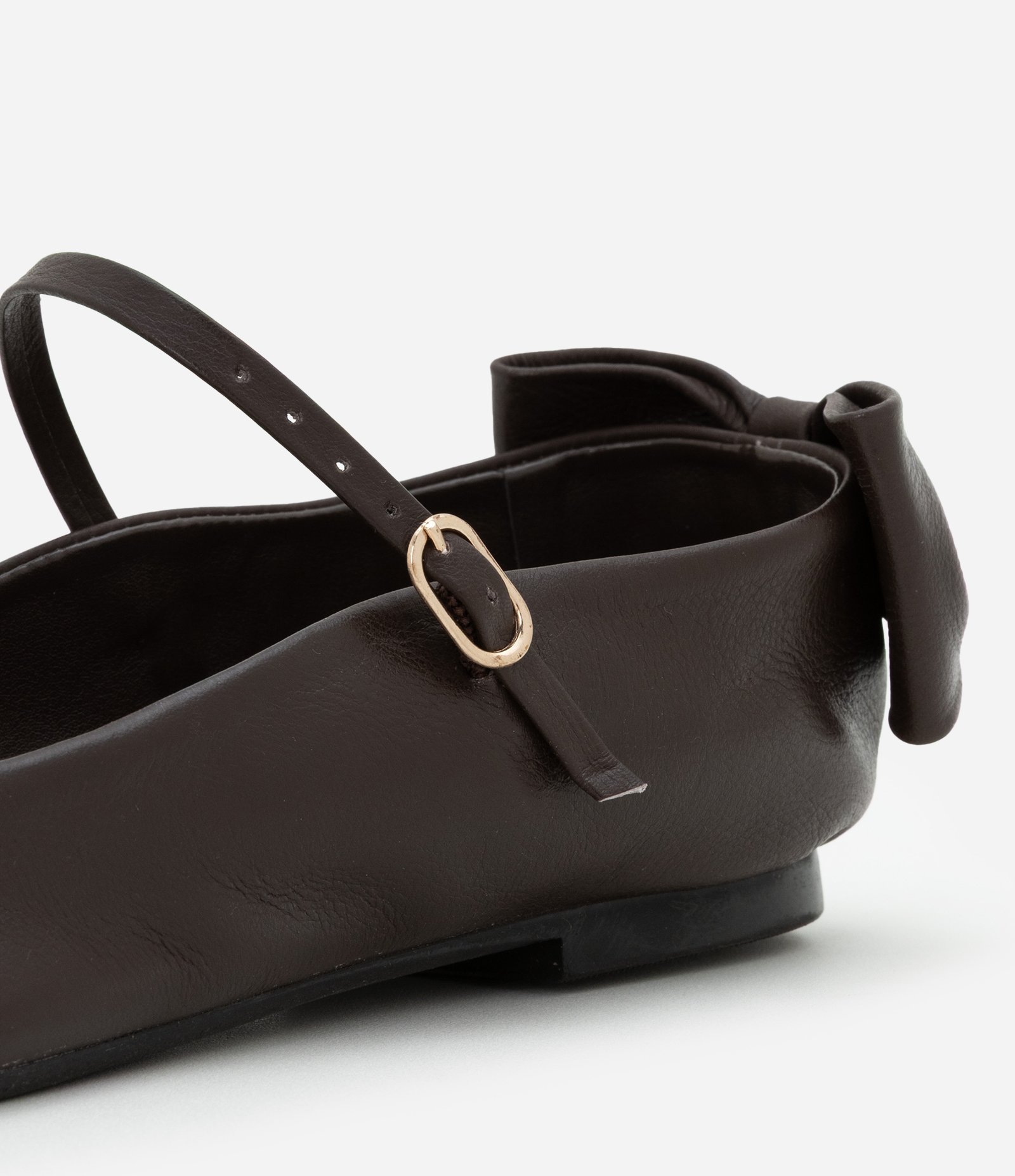 Sapatilha em Couro com Laço no Calcanhar 6