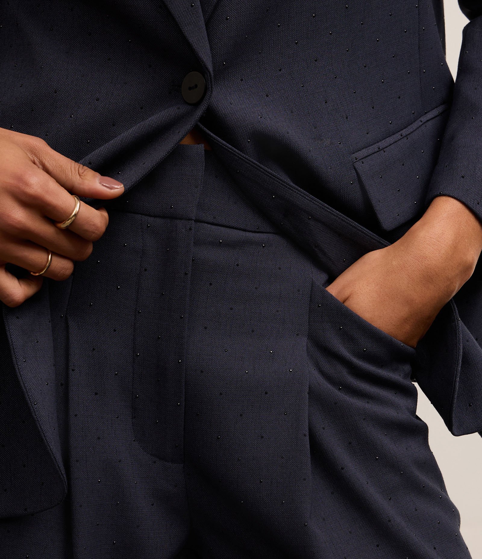 Calça Wide Leg Alfaiatada com Pregas e Aplicação de Strass Azul 5