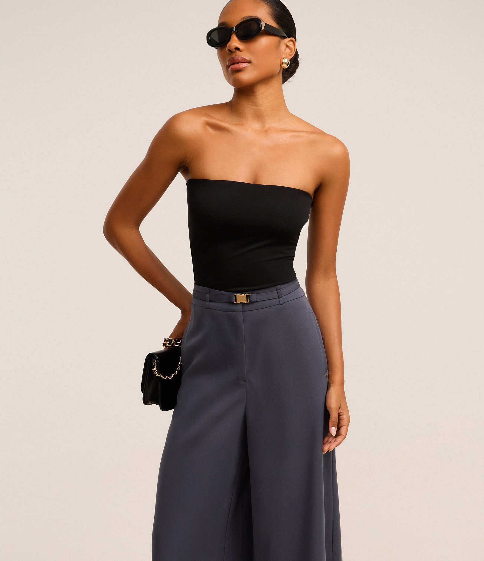 Calça Pantalona Alfaiataria com Cinto e Fivela de Metal Cinza 4