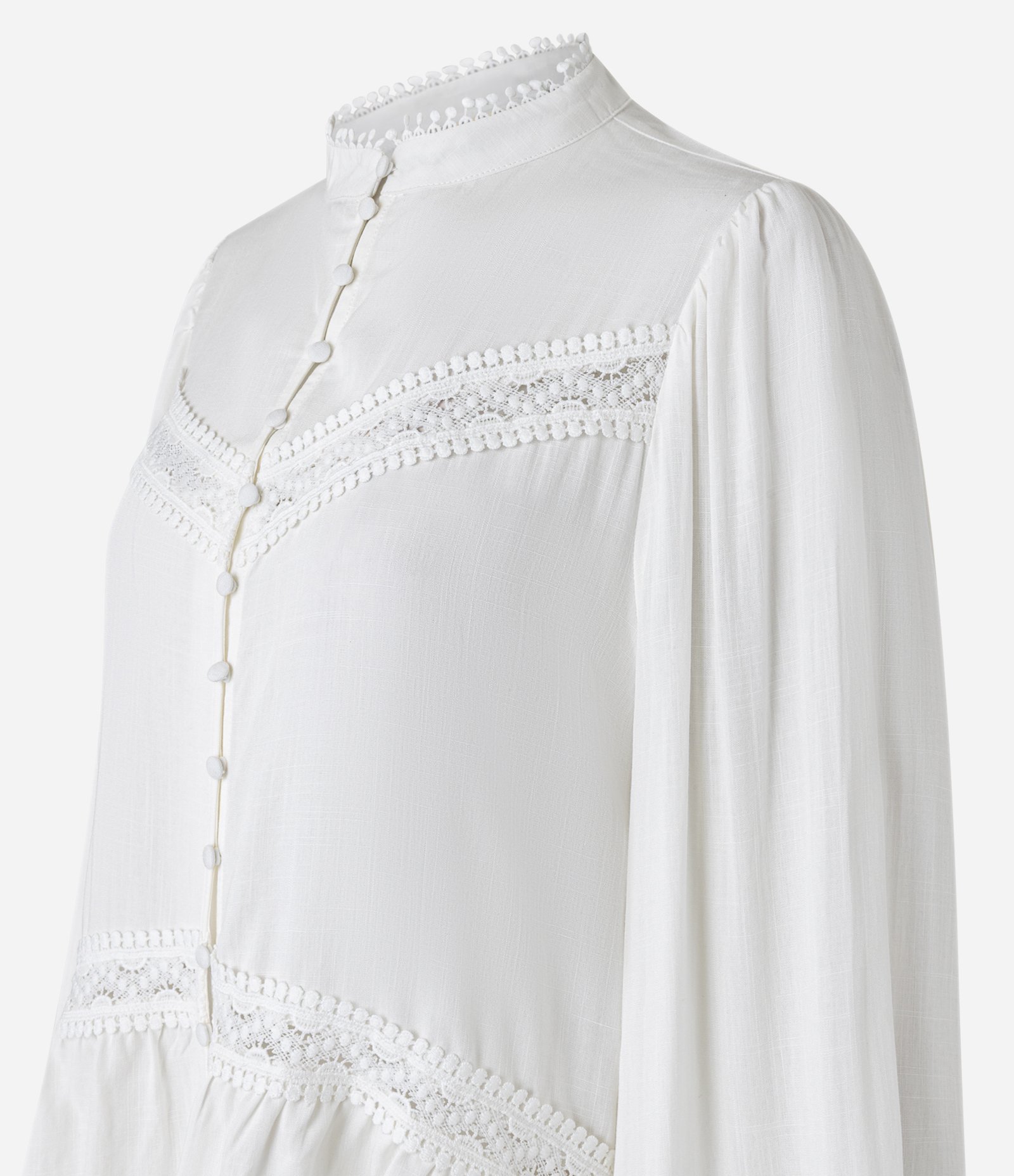 Camisa em Cambraia com Gola Padre e Rendas nos Recortes Branco 7