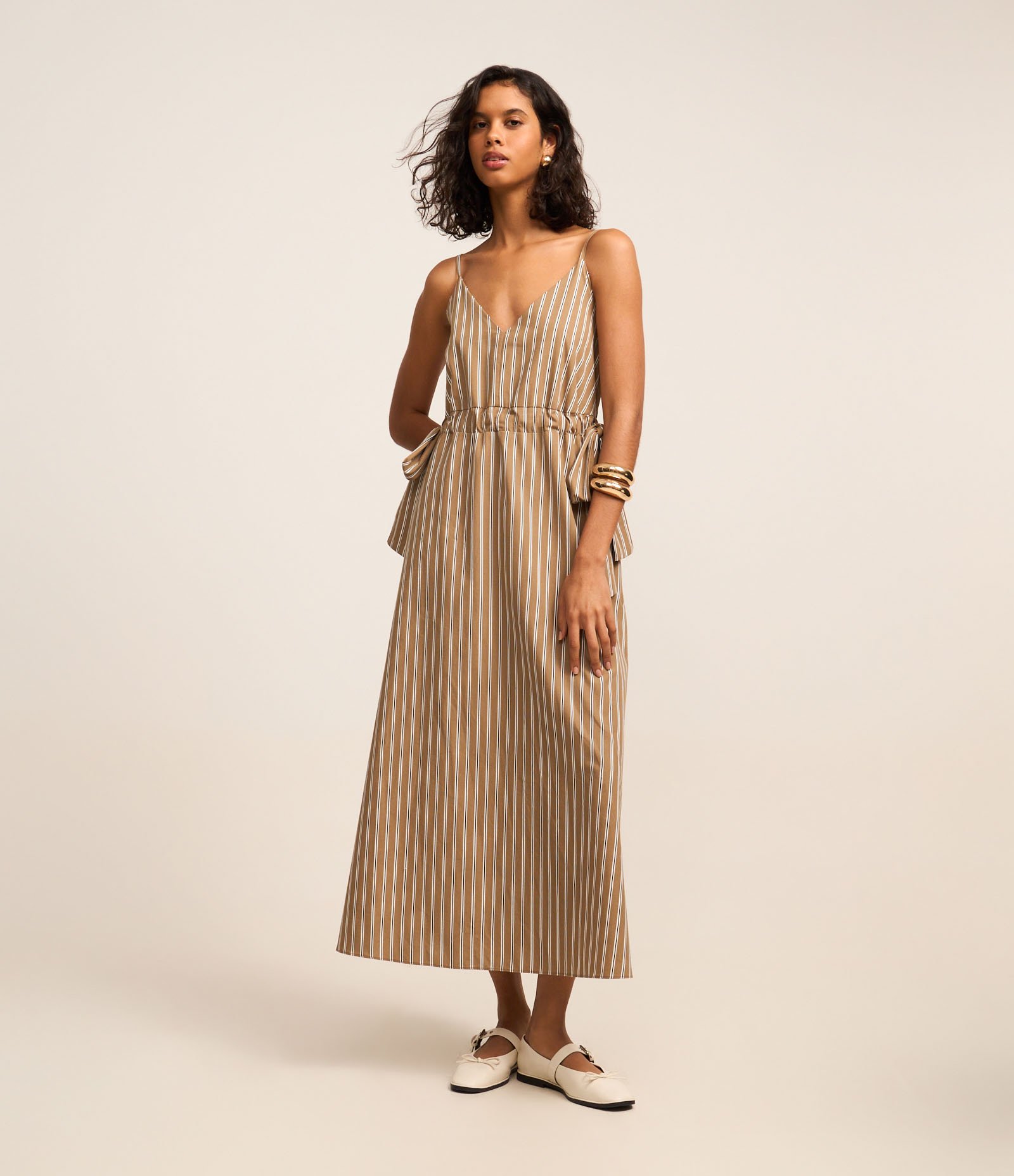Vestido Evasê Longo em Tricoline Listrado com Amarração Marrom 2