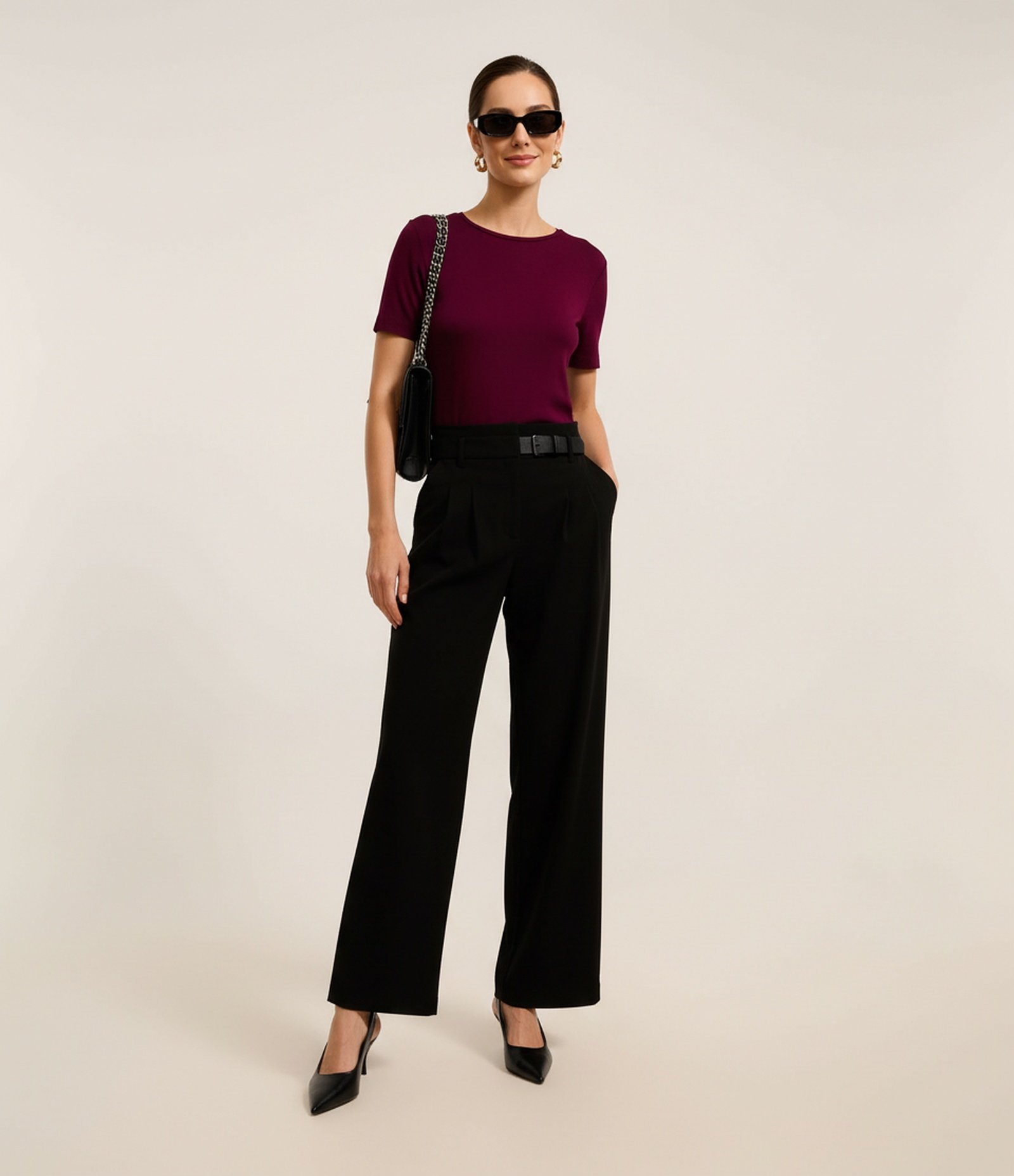 Blusa Básica em Viscose com Decote Redondo Bordô 4