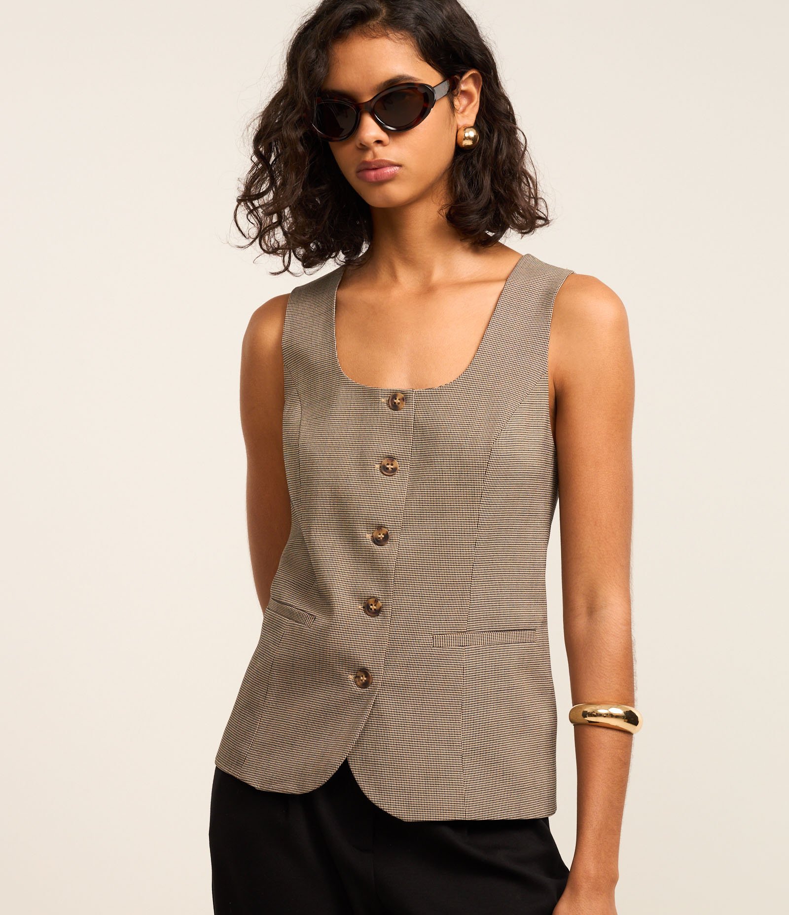 Colete Alfaiatado com Decote Quadrado e Estampa Pied de Poule Cinza 1