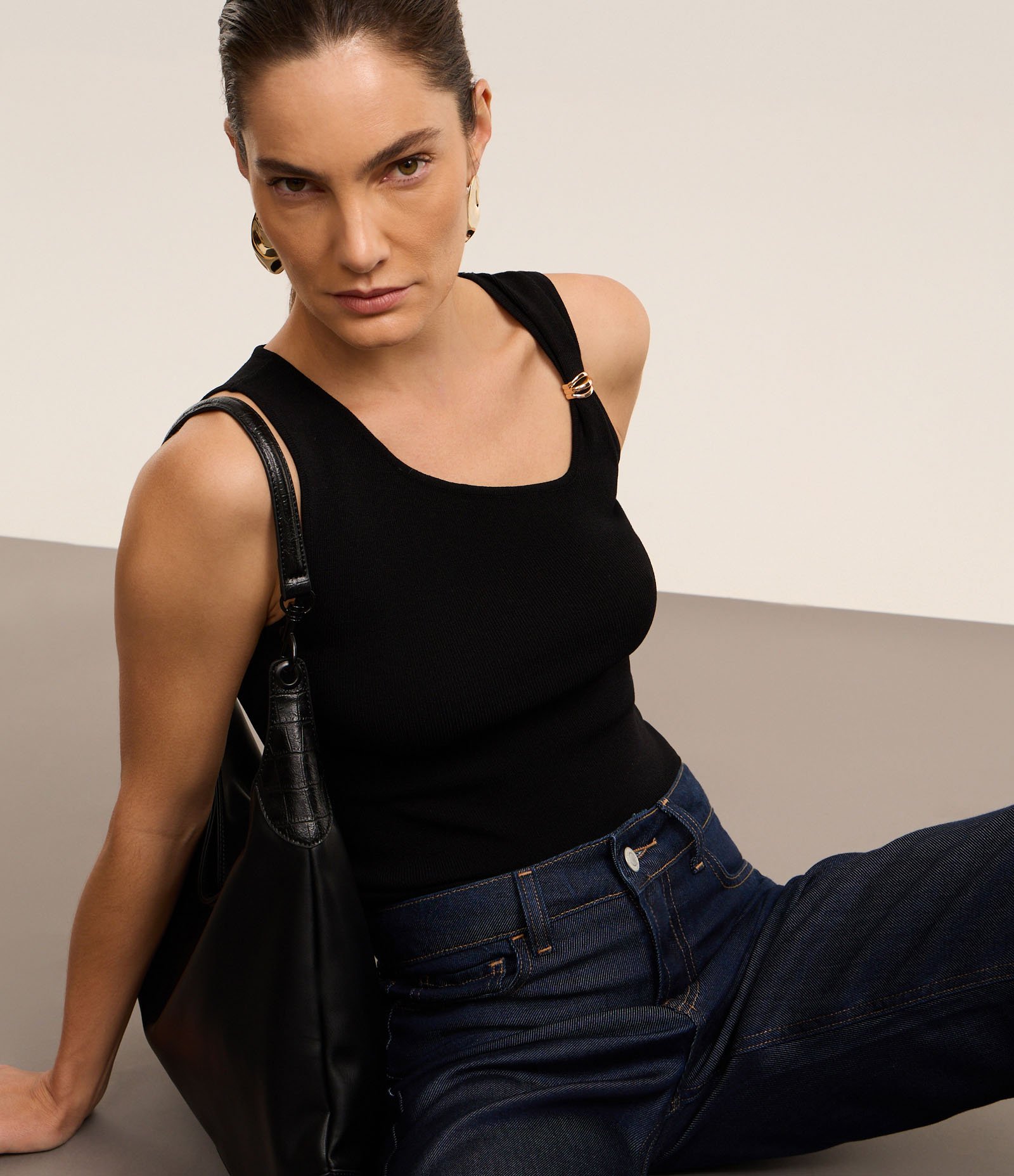 Blusa Canelado em Tricô com Detalhe Metalizado na Alça Preto 6