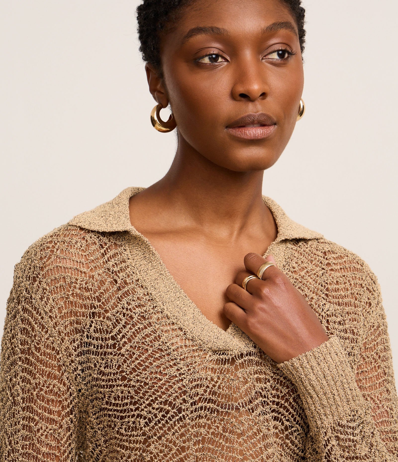 Blusa em Tricô com Gola Polo e Ponto Vazado Marrom 3