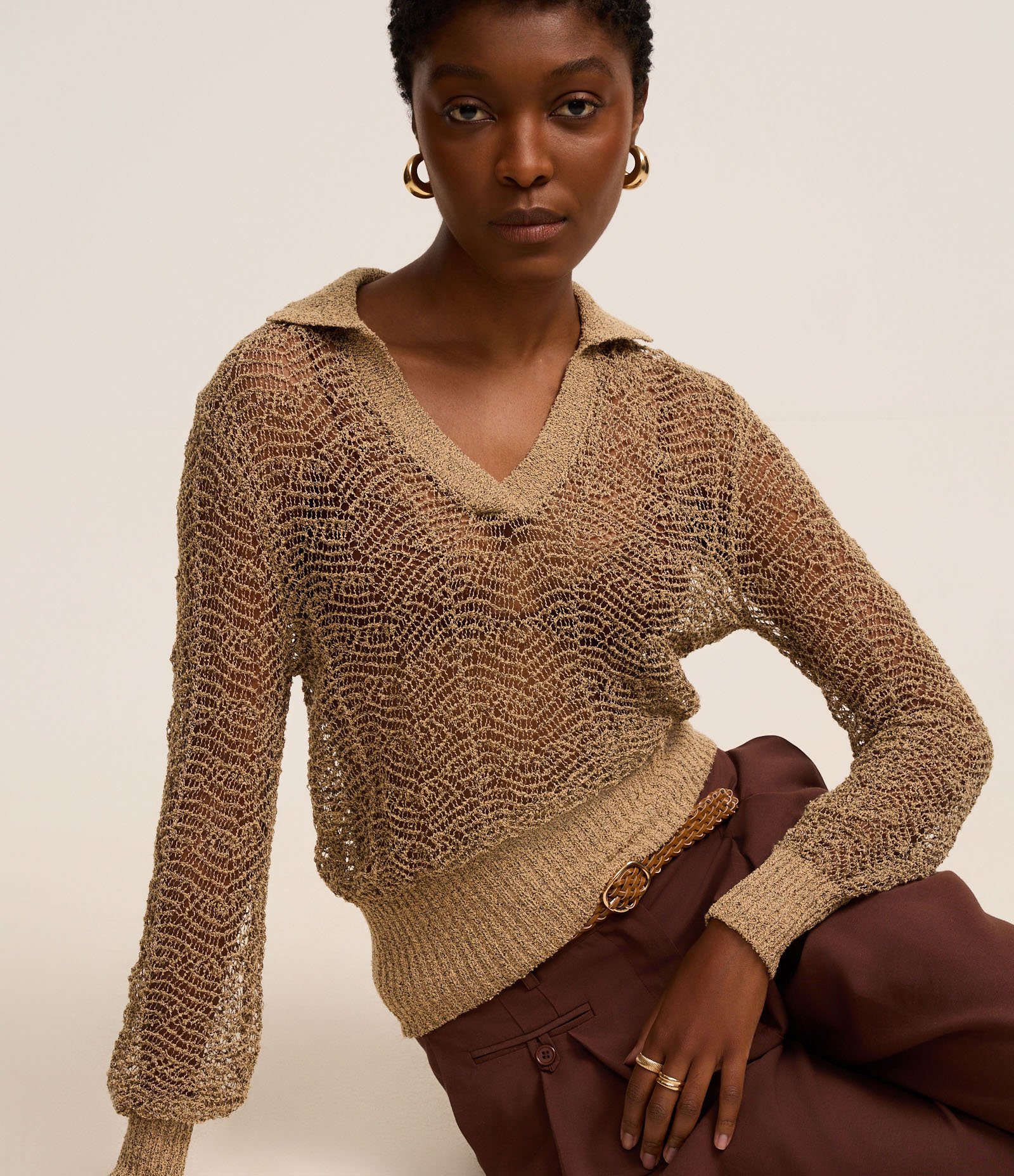 Blusa em Tricô com Gola Polo e Ponto Vazado Marrom 5