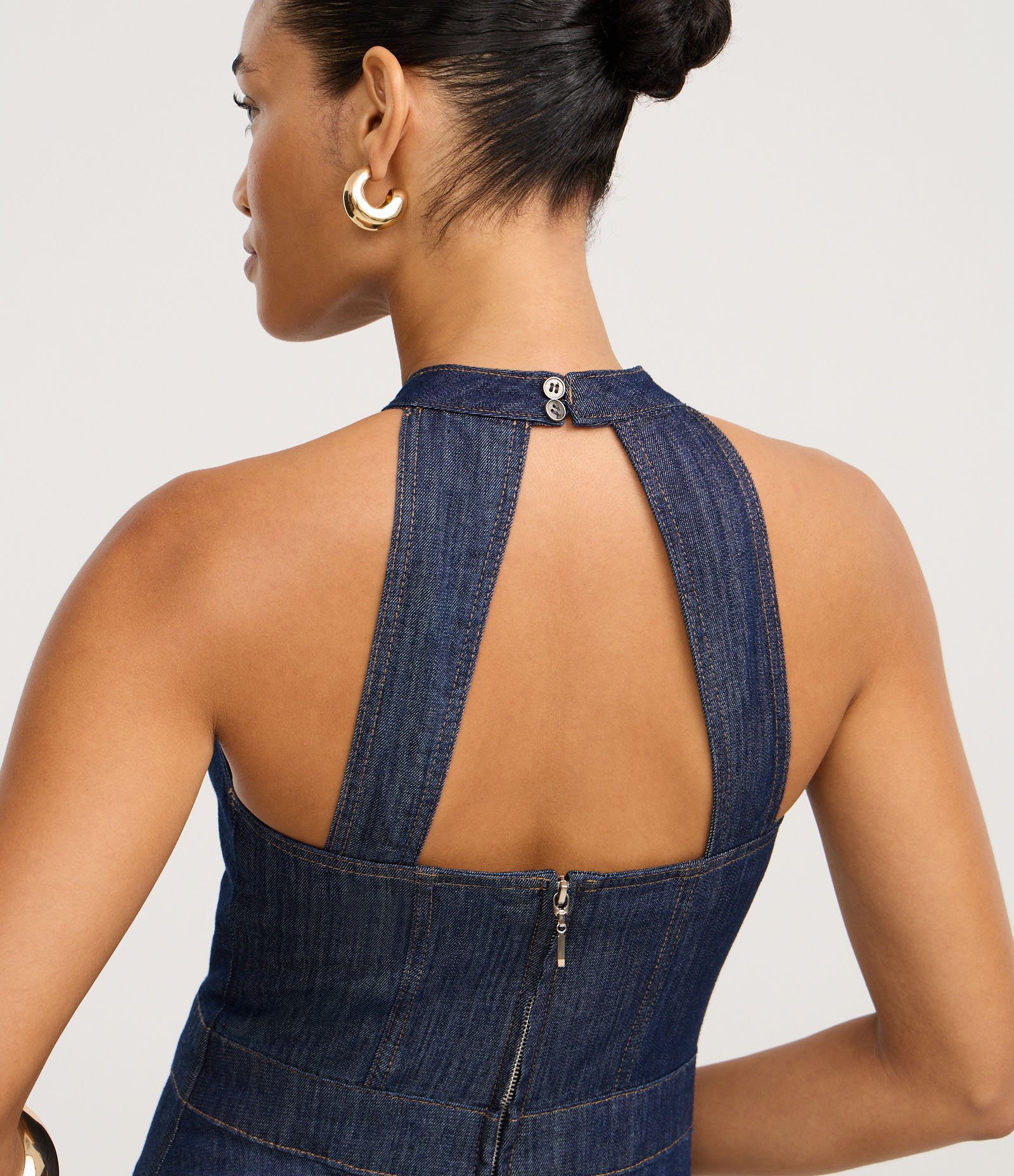 Vestido Midi em Jeans com Frente única e Costas Abertas Azul Escuro 4