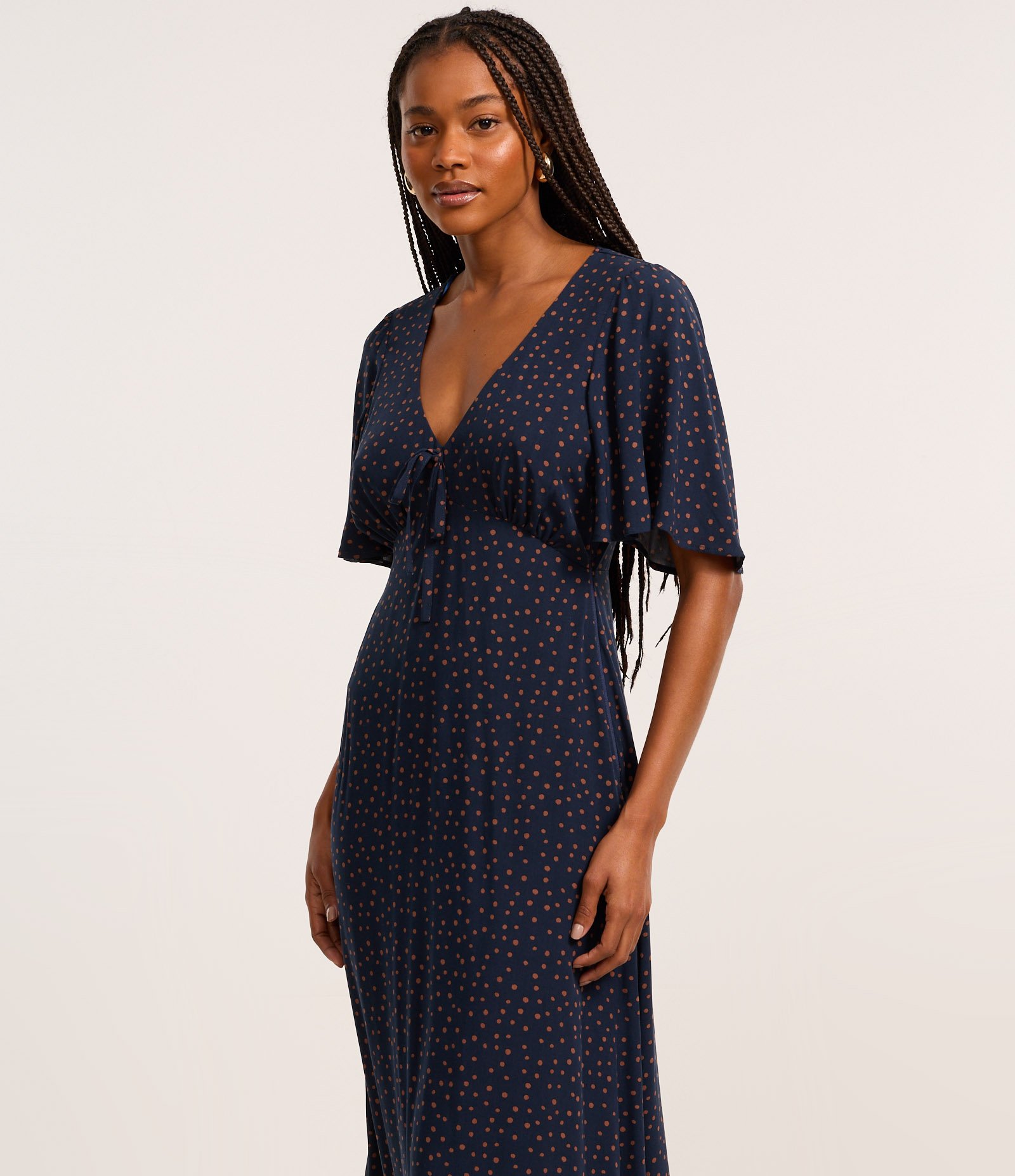 Vestido Longo em Viscose Creponada e Estampa Poá Azul Marinho 2