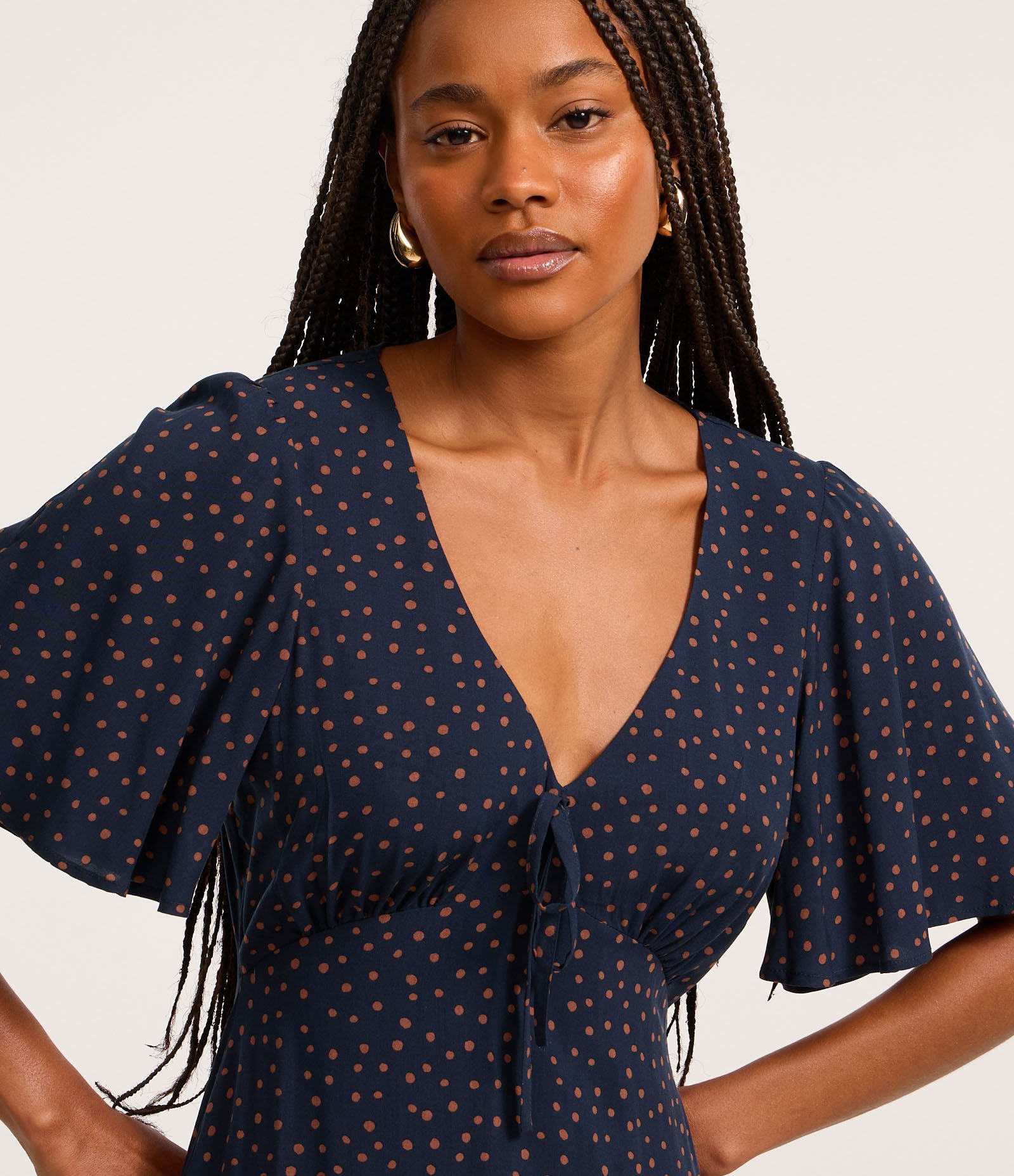 Vestido Longo em Viscose Creponada e Estampa Poá Azul Marinho 3