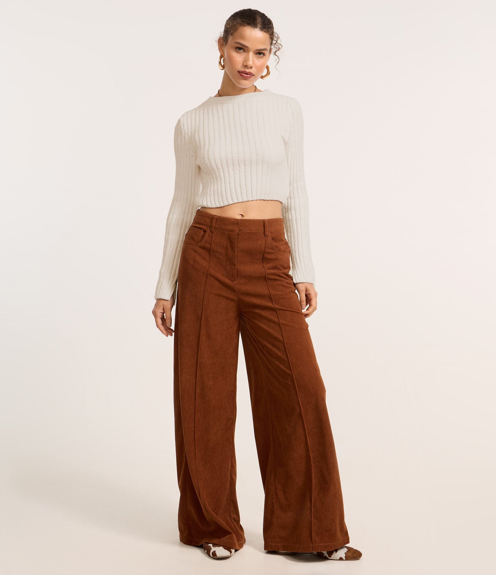 Blusa Cropped Texturizada em Tricô Chenille Bege 2