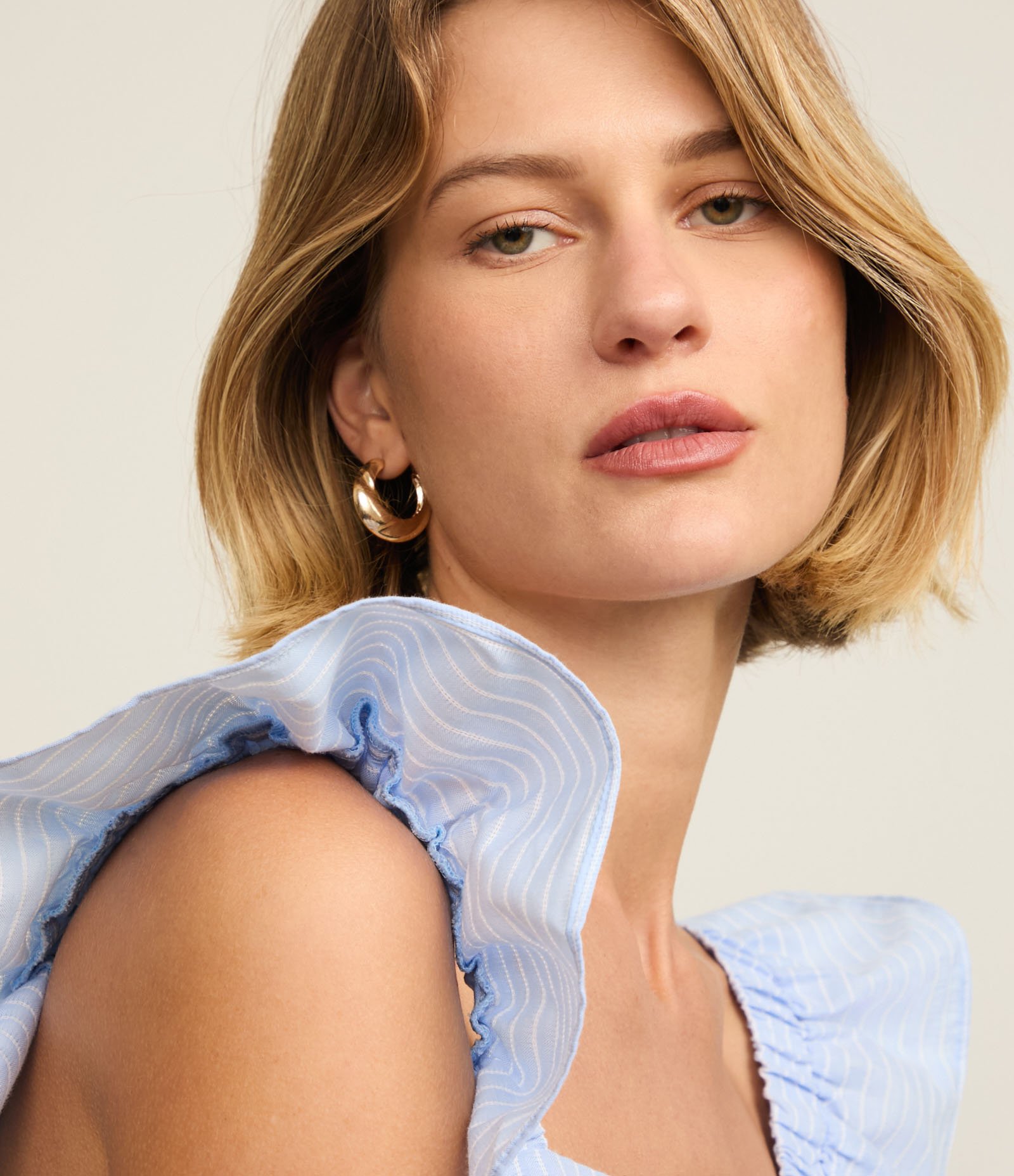 Blusa em Algodão Listrado com Fio Tinto e Babado na Cava Azul 5