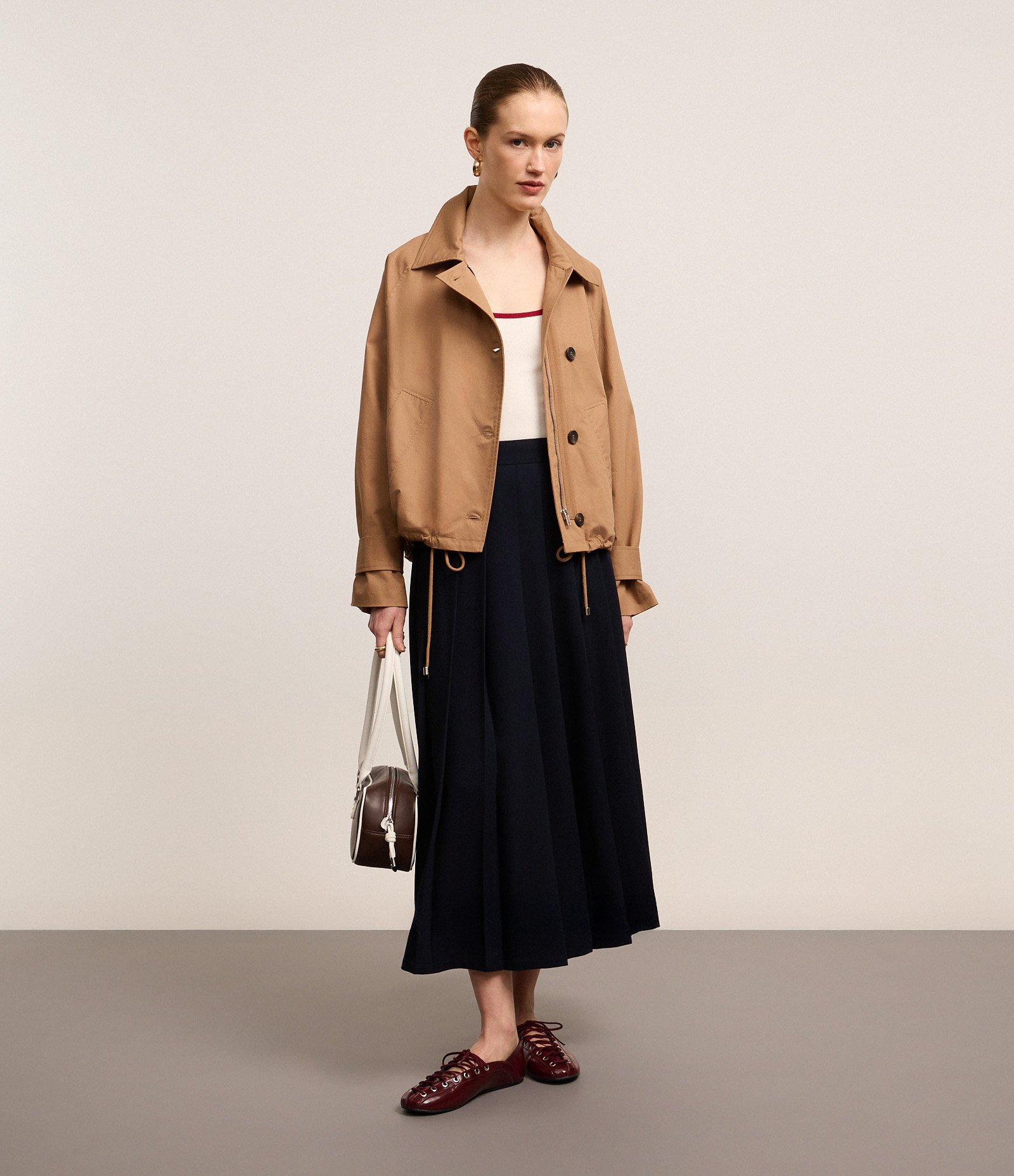 Jaqueta em Gabardine com Corte de Trench Coat Marrom 2