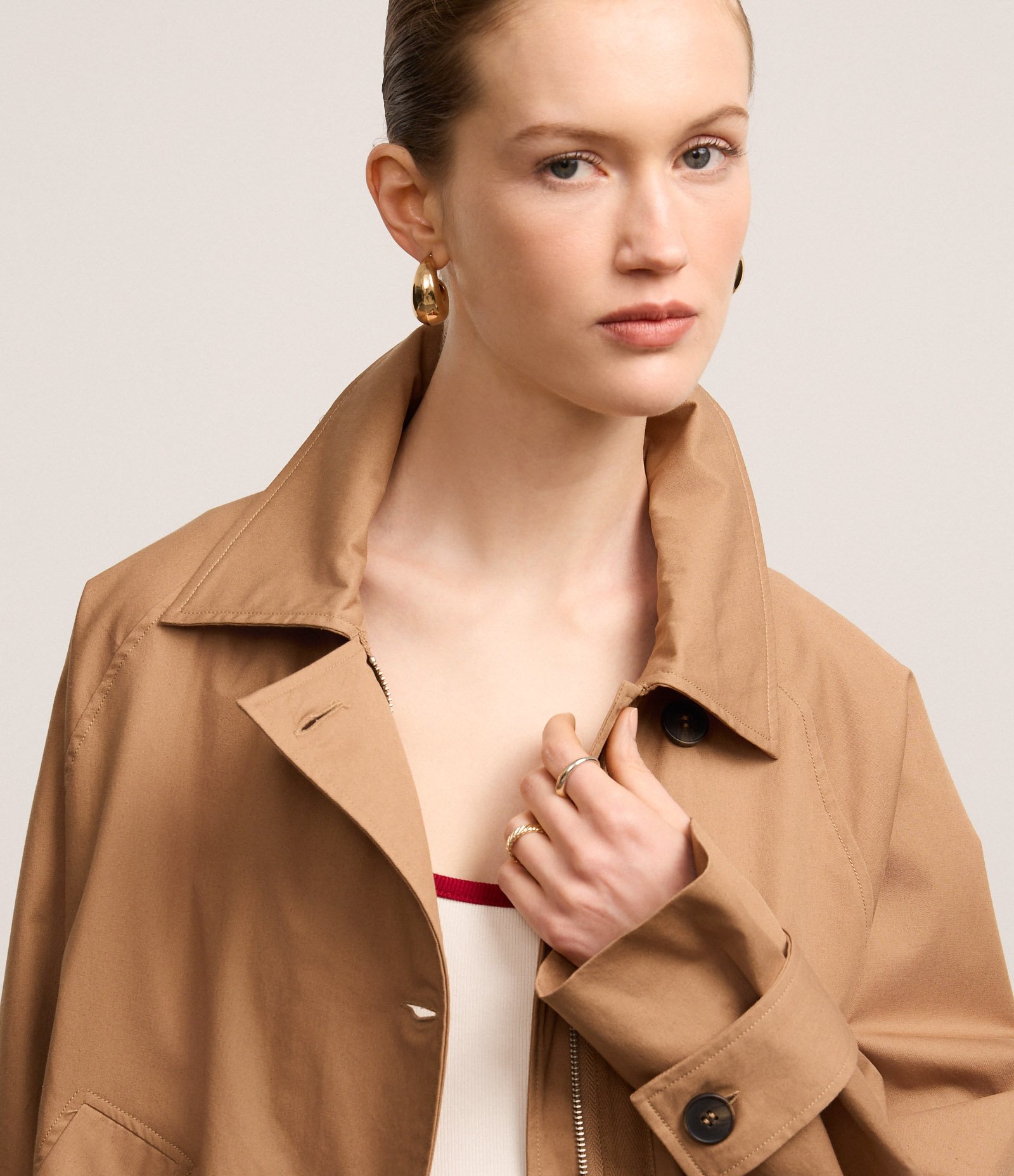 Jaqueta em Gabardine com Corte de Trench Coat Marrom 5