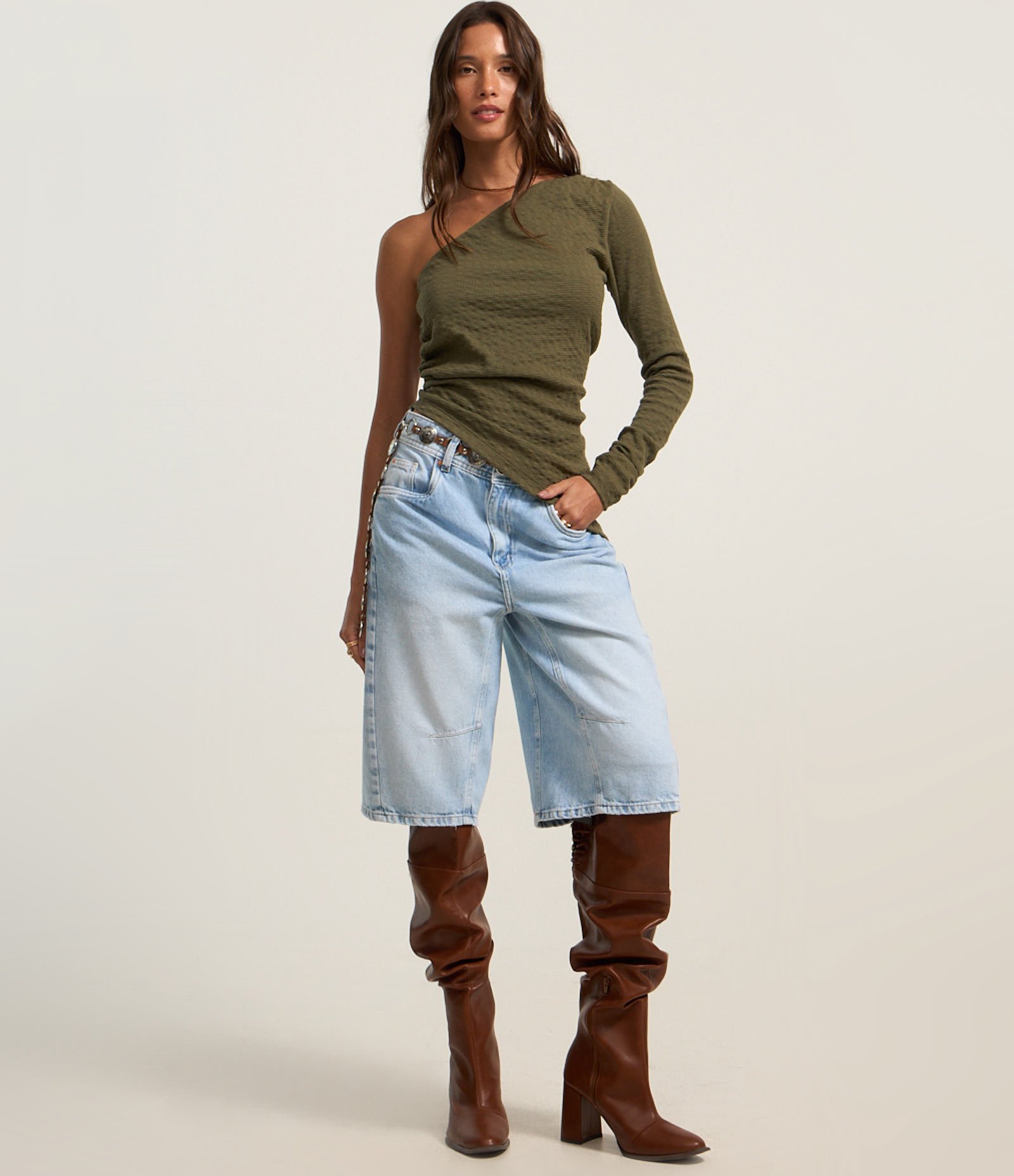 Blusa Texturizada com Um Ombro Só e Franzido no Ombro Verde 2