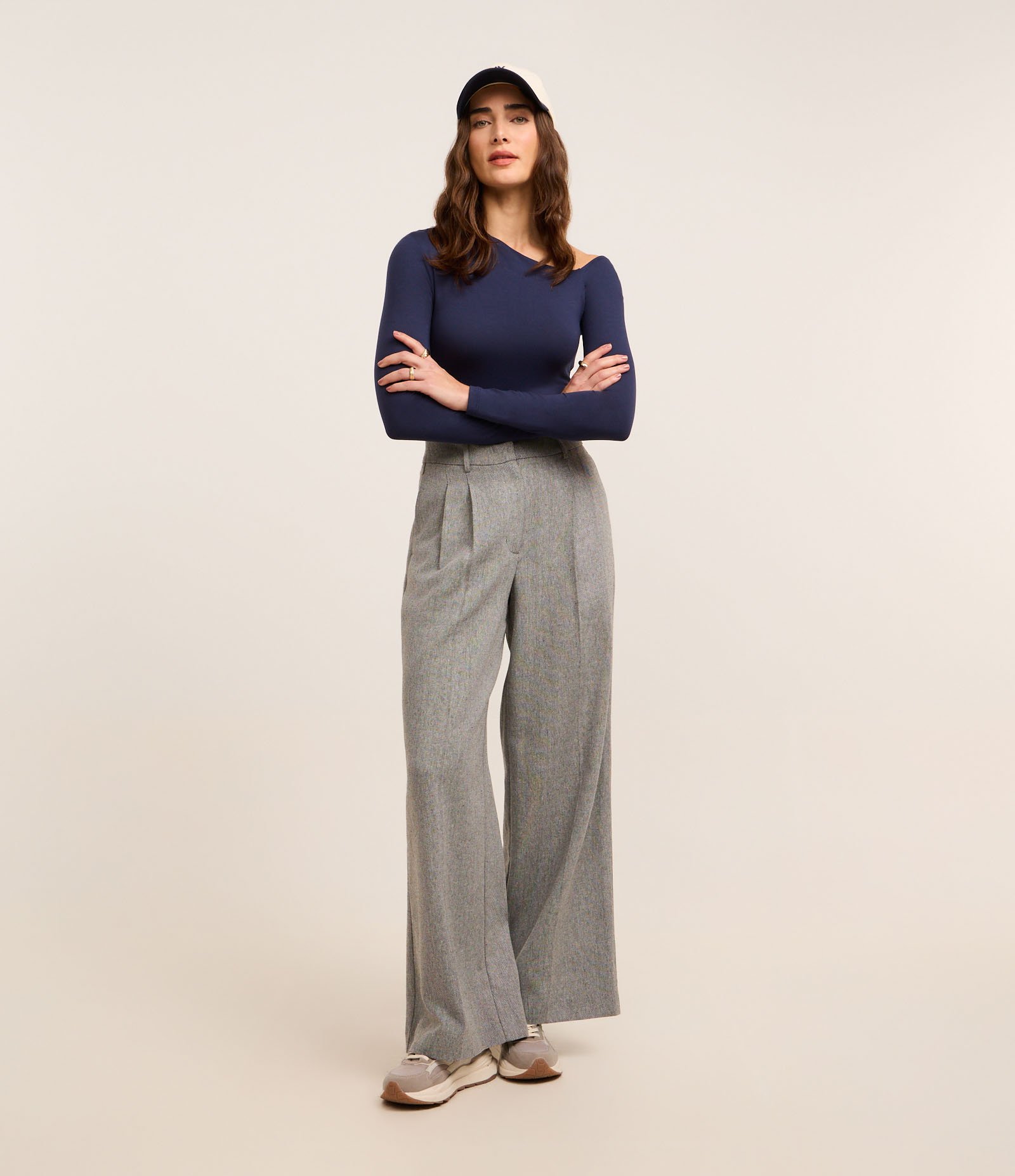 Body em Viscose com Decote Um Ombro Só e Franzidos Azul Marinho 2