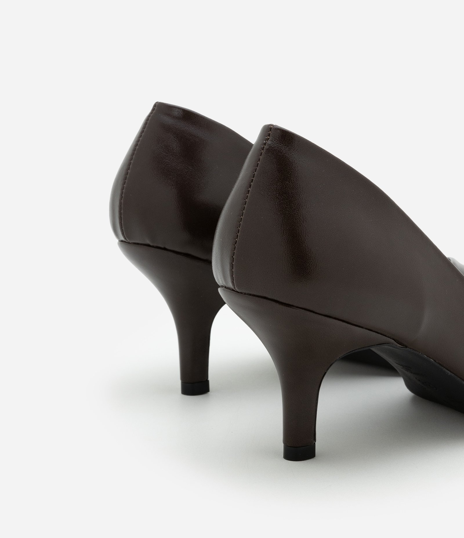 Sapato Scarpin em PU com Salto Médio Marrom 5