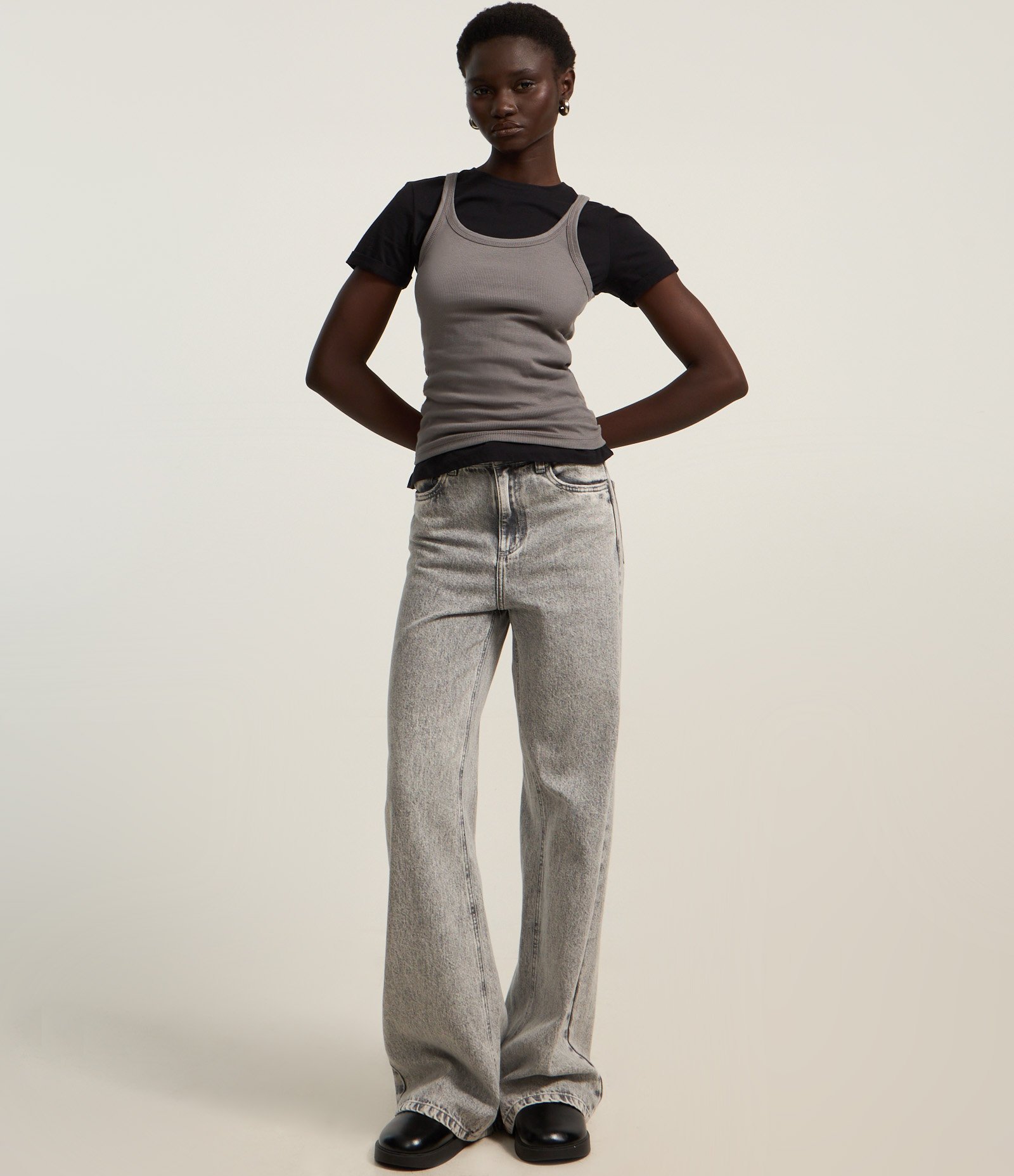 Blusa sem Manga em Ribana com Decote Halter Cinza 2