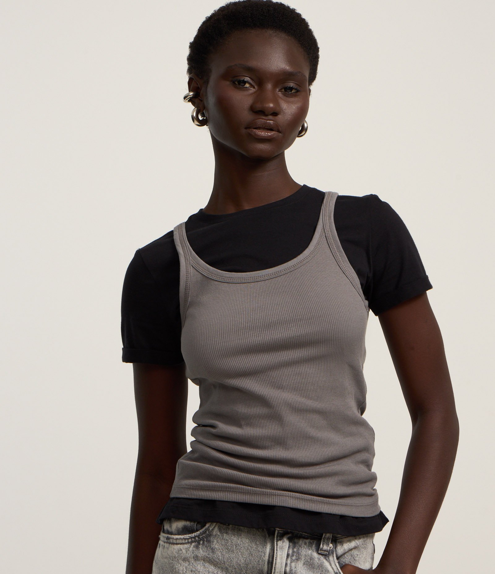 Blusa sem Manga em Ribana com Decote Halter Cinza 3