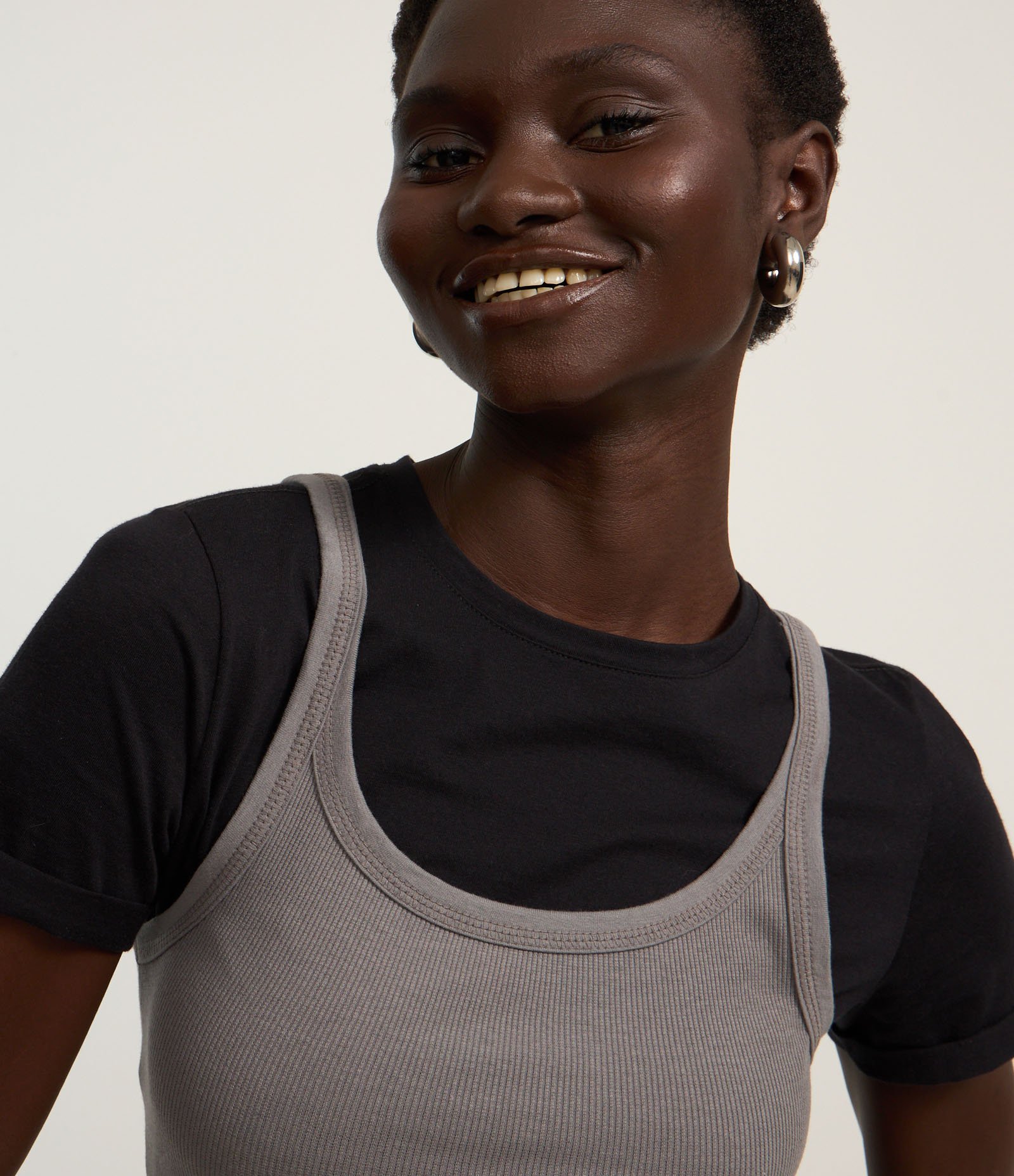 Blusa sem Manga em Ribana com Decote Halter Cinza 4