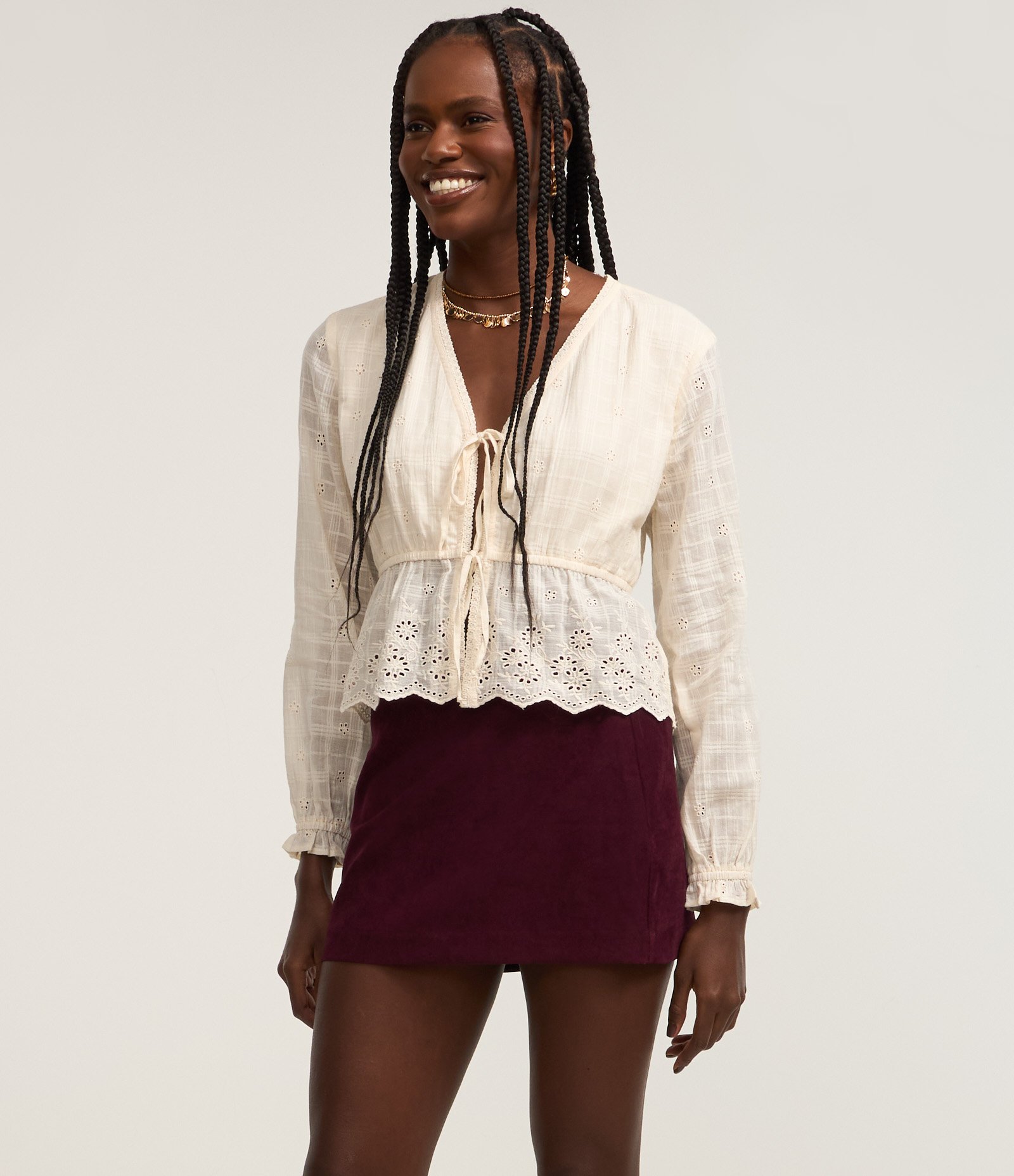 Saia Curta em Suedine com Cintura Média Bordô 2