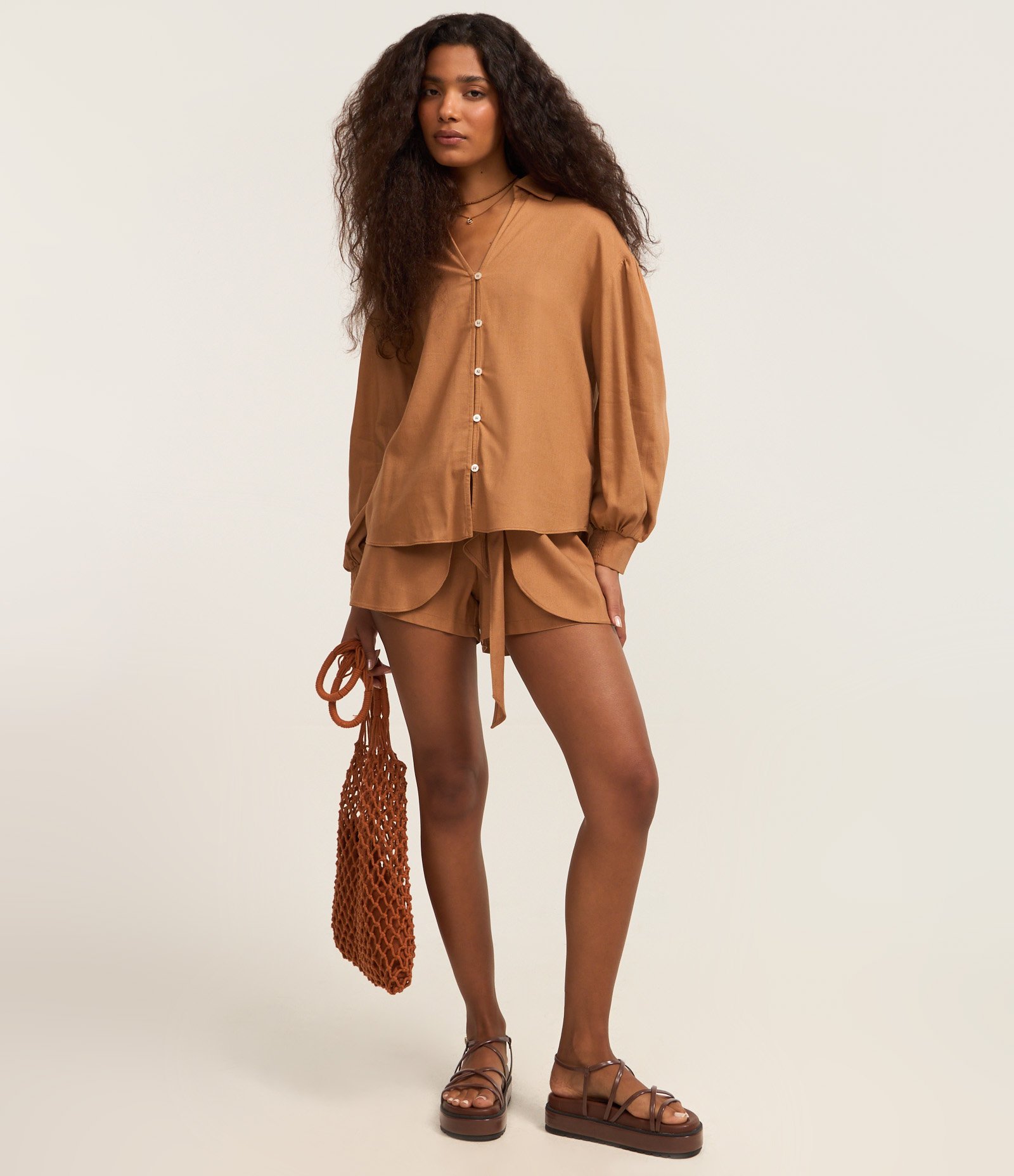 Camisa Oversized em Viscose e Linho com Botões Bege 2