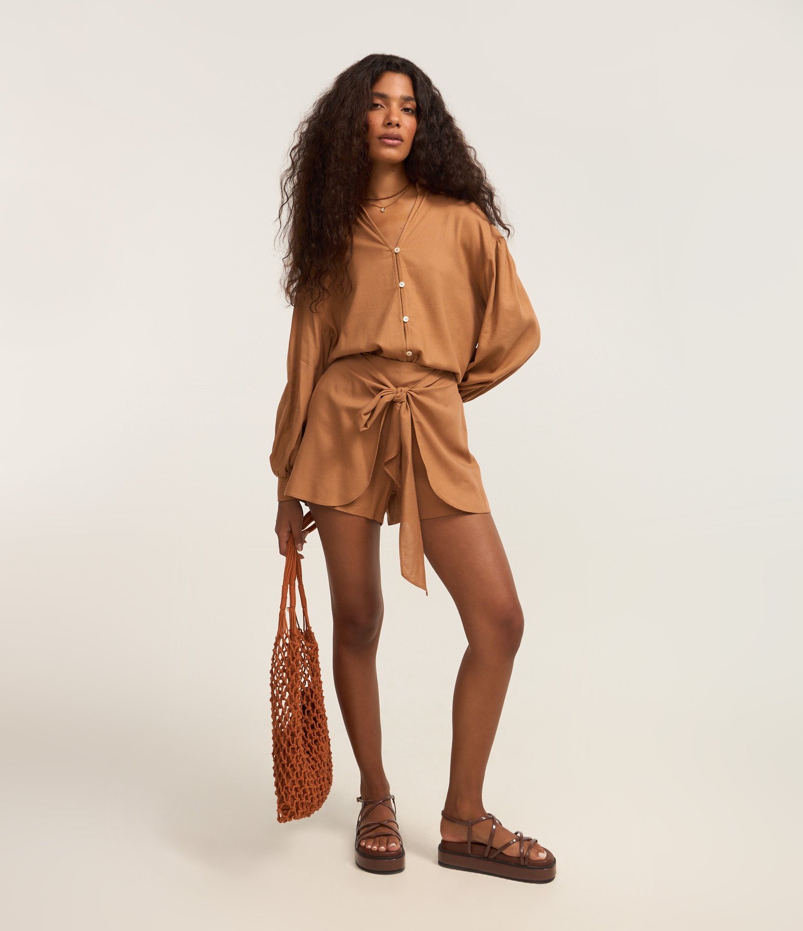 Short Saia em Viscose e Linho com Amarração Frontal Bege 1