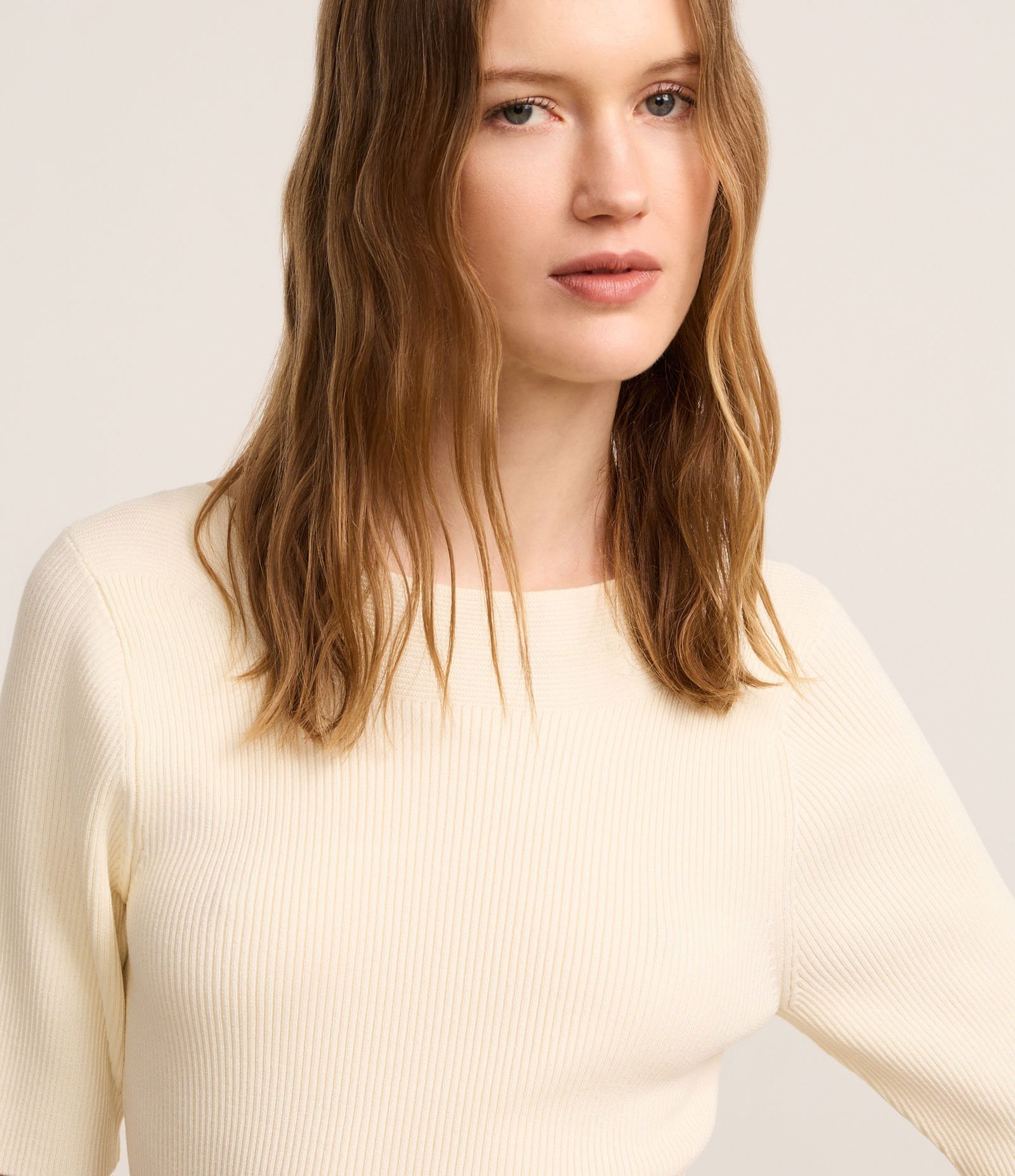 Blusa Canelada em Tricô com Decote Canoa Off White 4