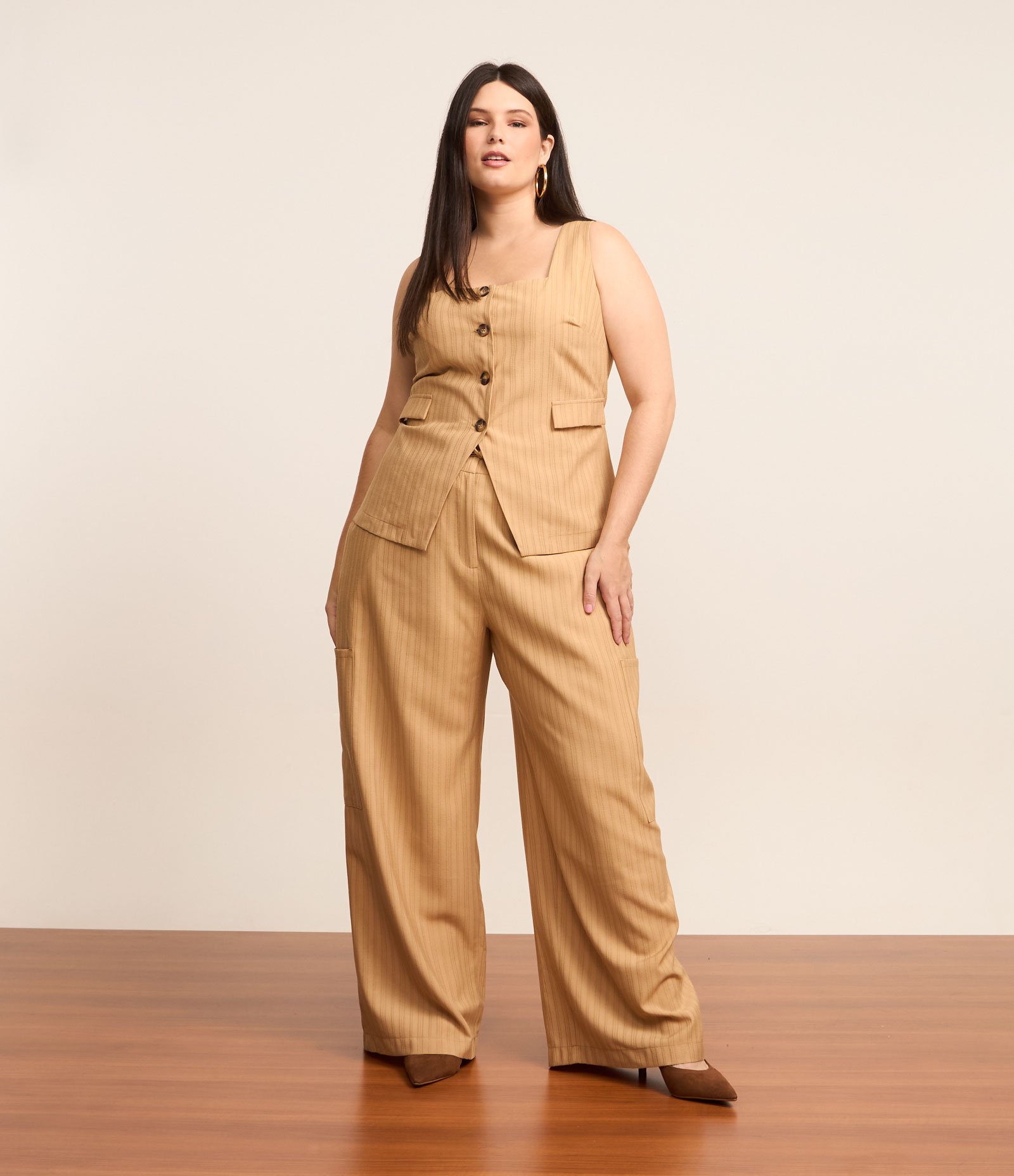 Calça Wide Leg Alfaiataria com Amarração Curve & Plus Size Bege Caramelo 1