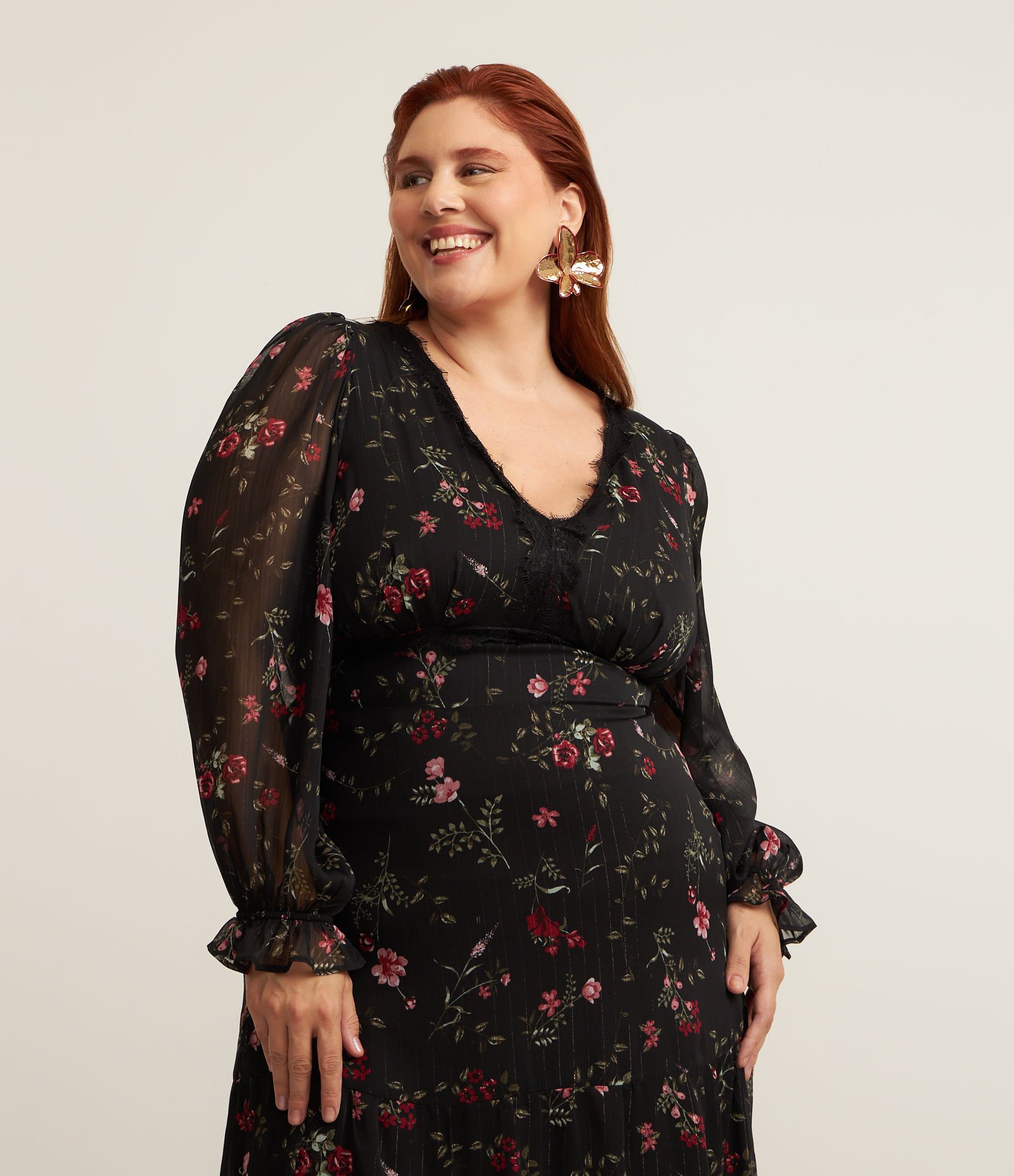 Vestido Midi Floral em Chiffon com Babados e Brilhos Curve & Plus Size Preto 3