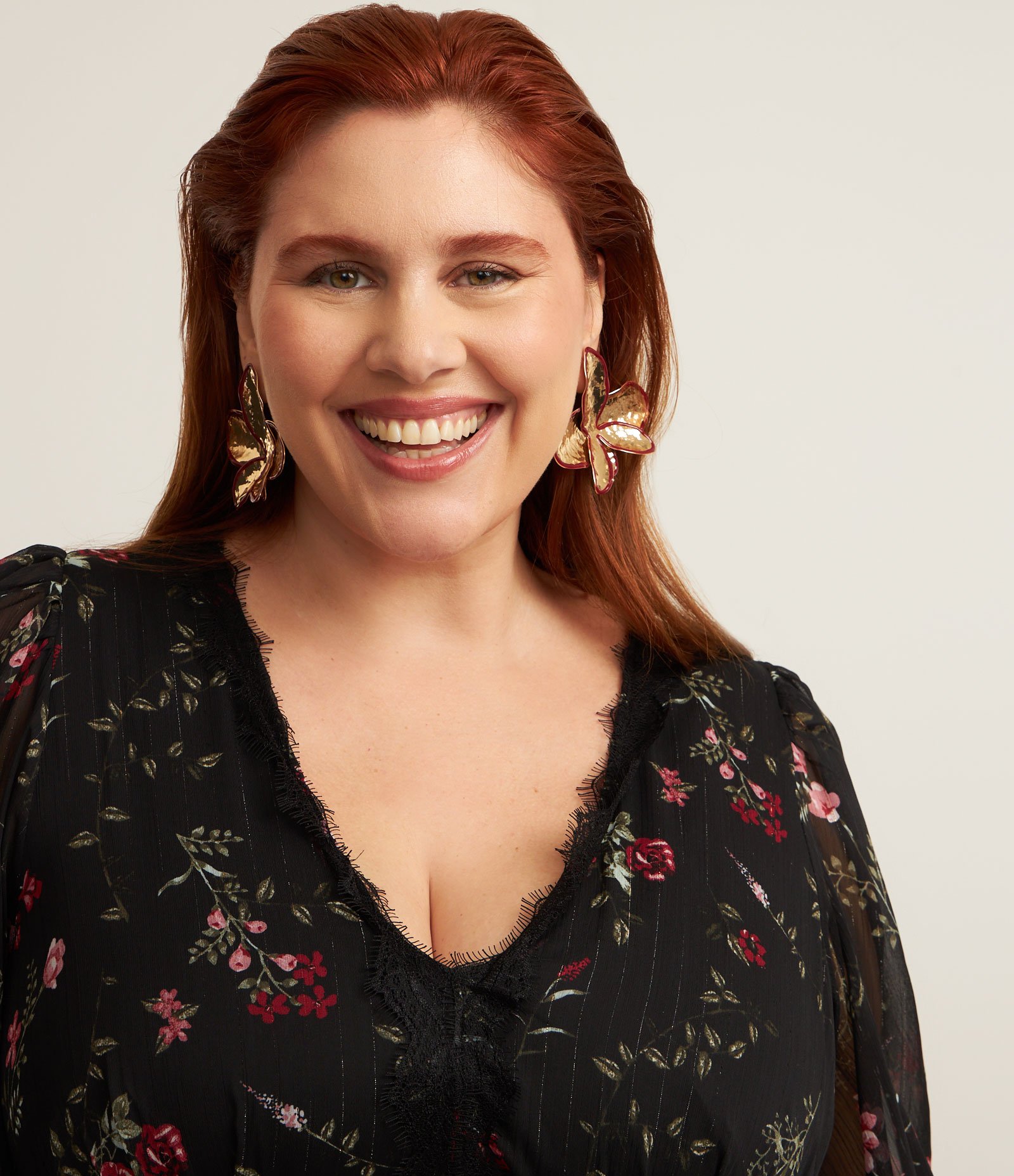 Vestido Midi Floral em Chiffon com Babados e Brilhos Curve & Plus Size Preto 4