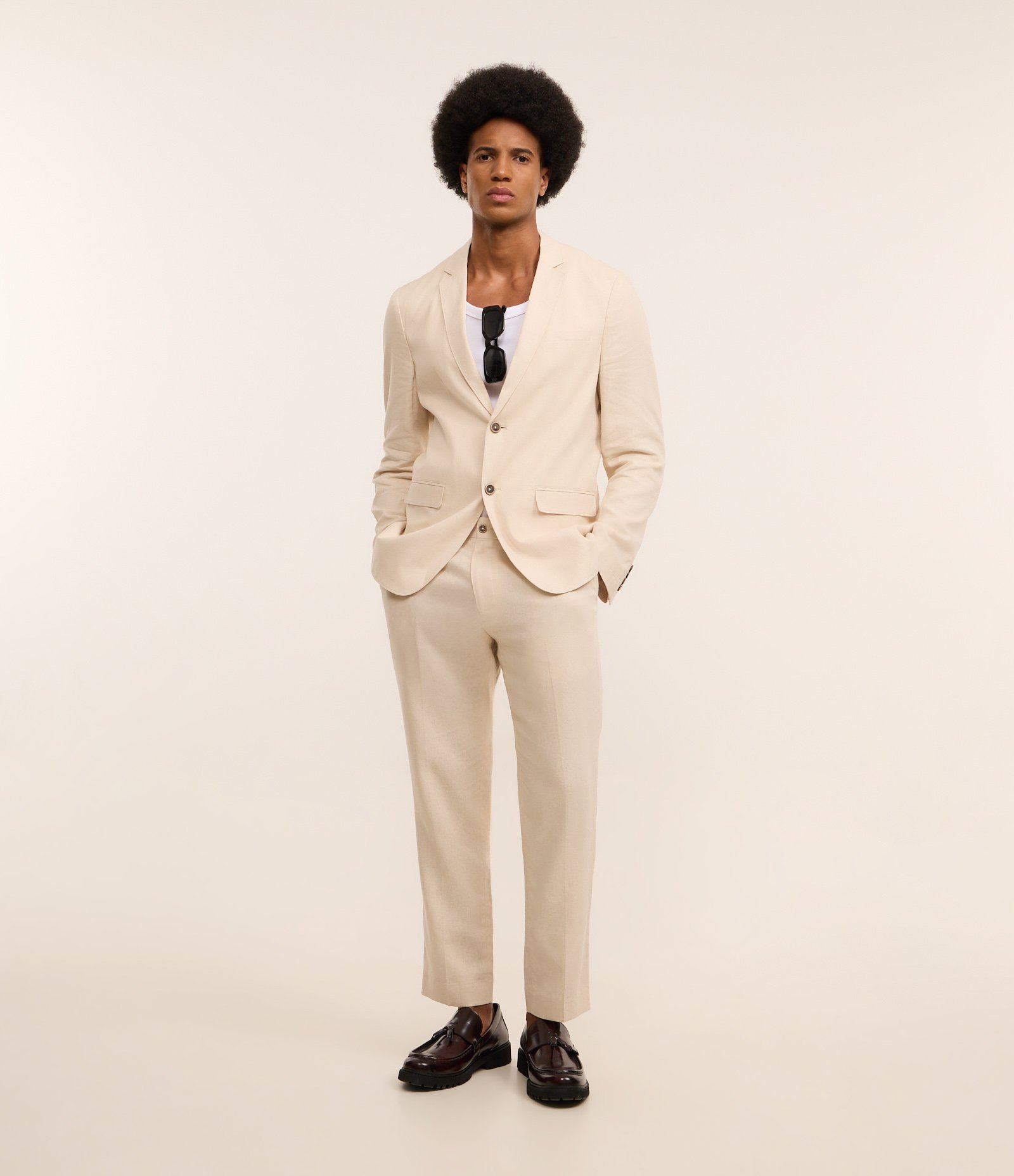 Calça Relaxed Alfaiatada em Viscolinho Bege 1