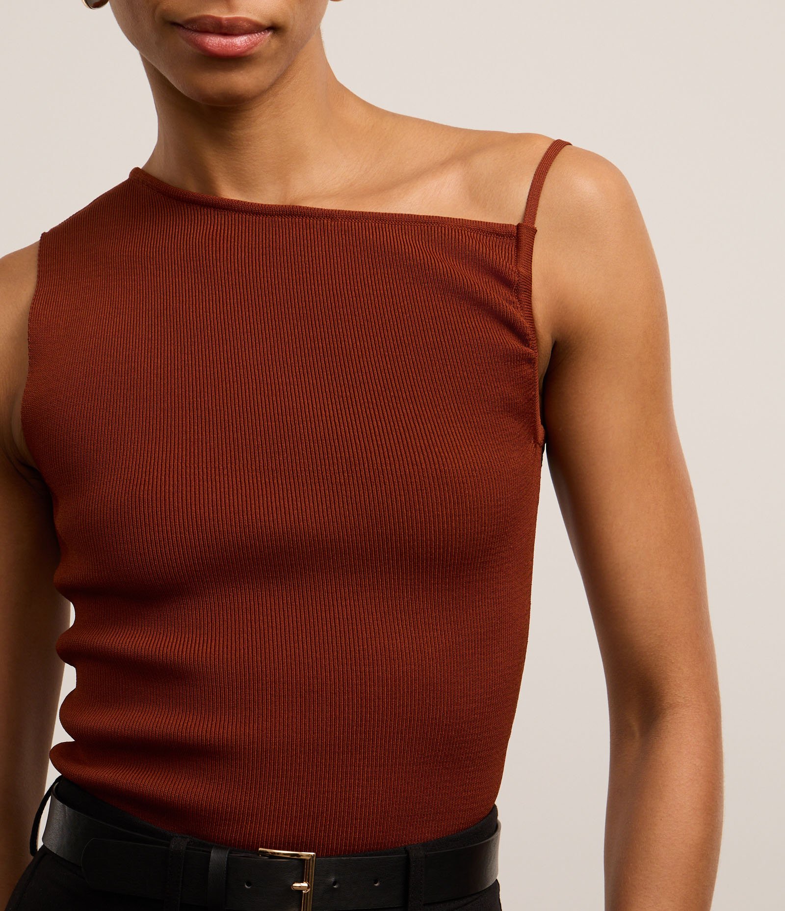 Blusa Canelada em Tricô com Decote Assimétrico Terracota 3