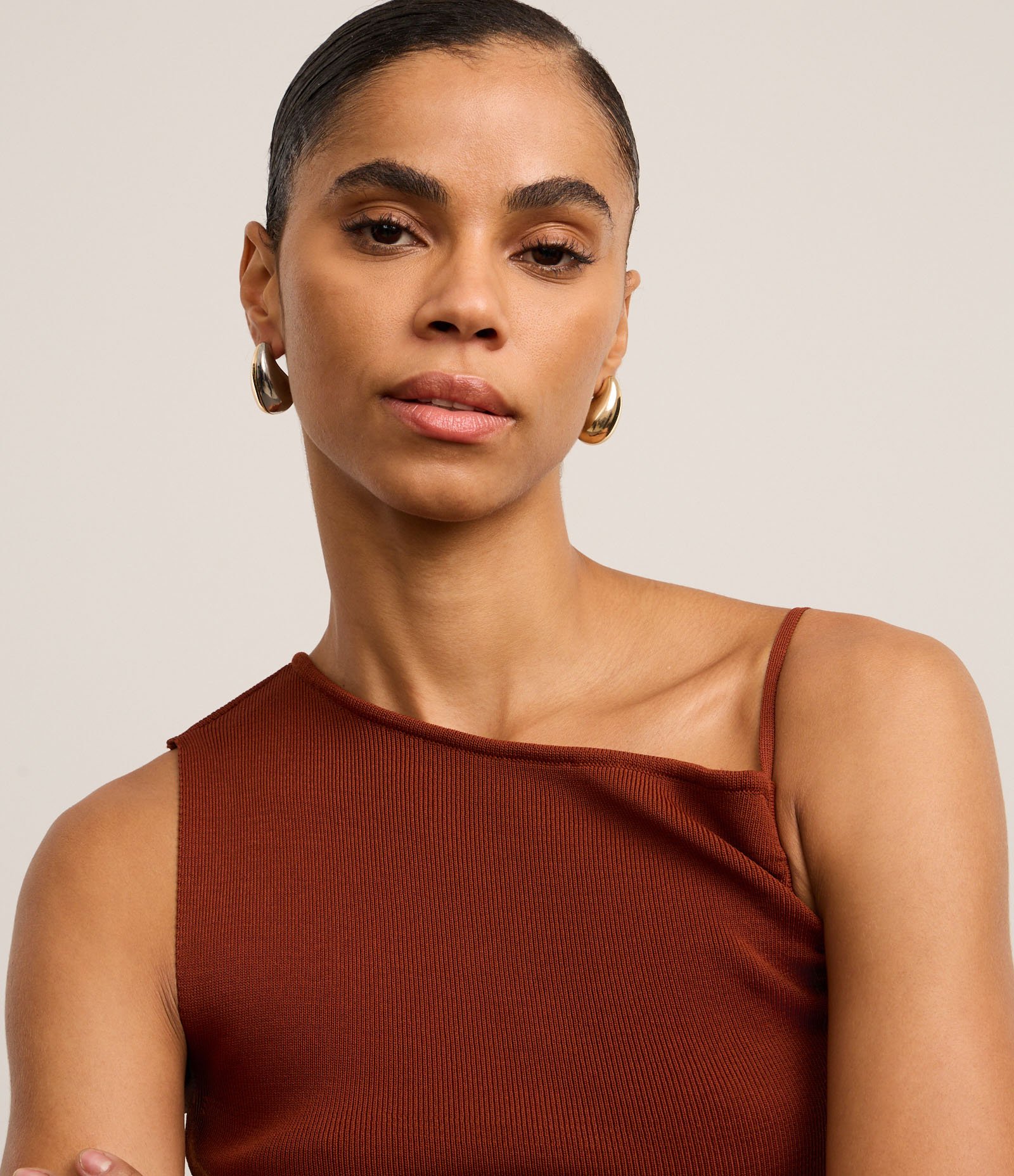 Blusa Canelada em Tricô com Decote Assimétrico Terracota 4