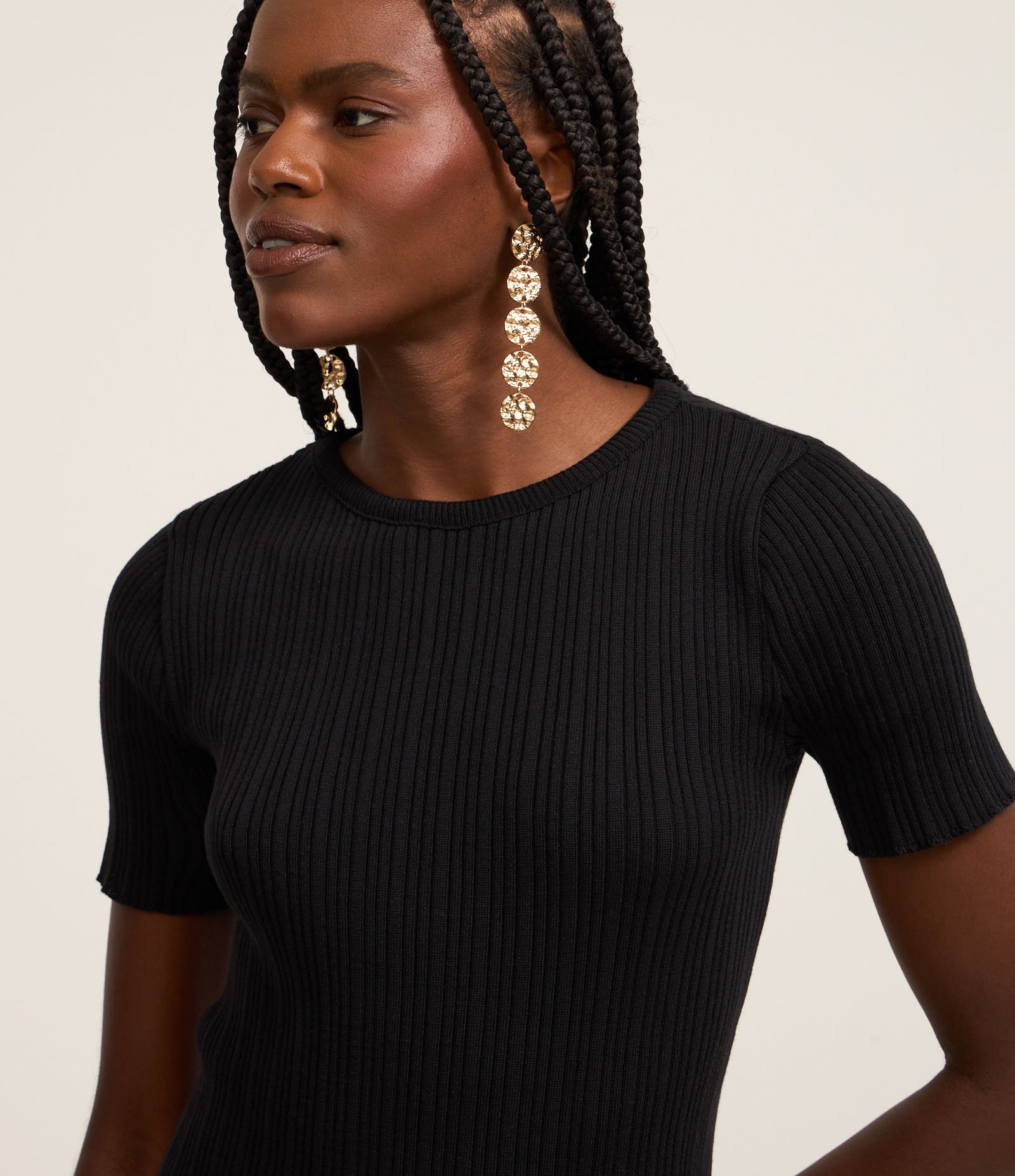 Vestido Curto em Tricô com Manga Curta Preto 3