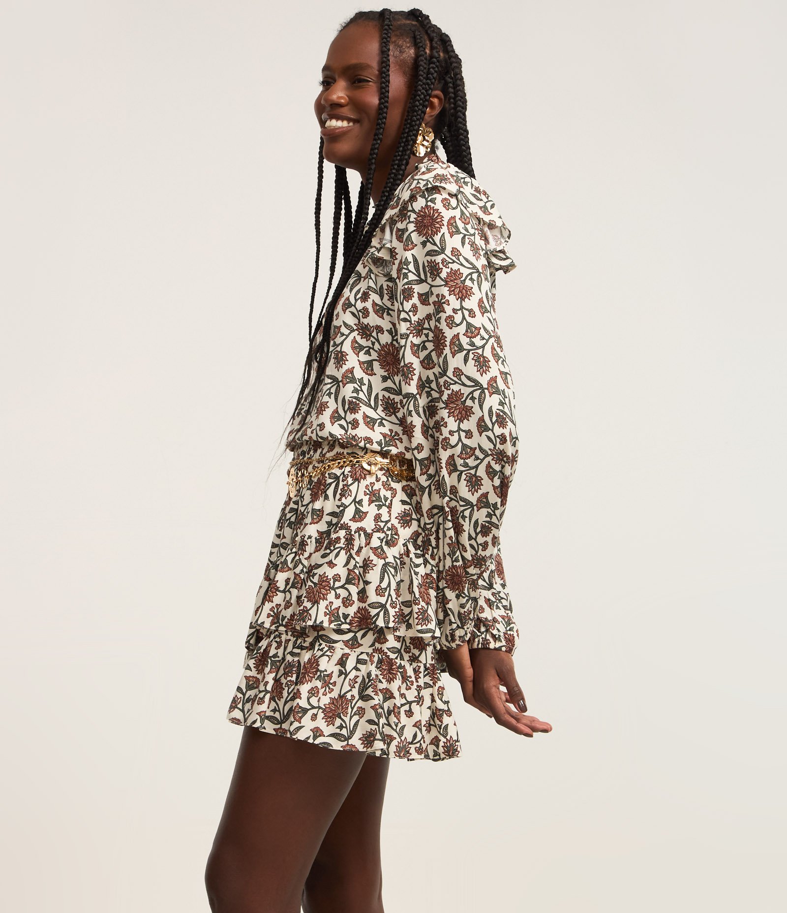 Saia Curta em Viscose com Estampa Floral e Babados Branco 2