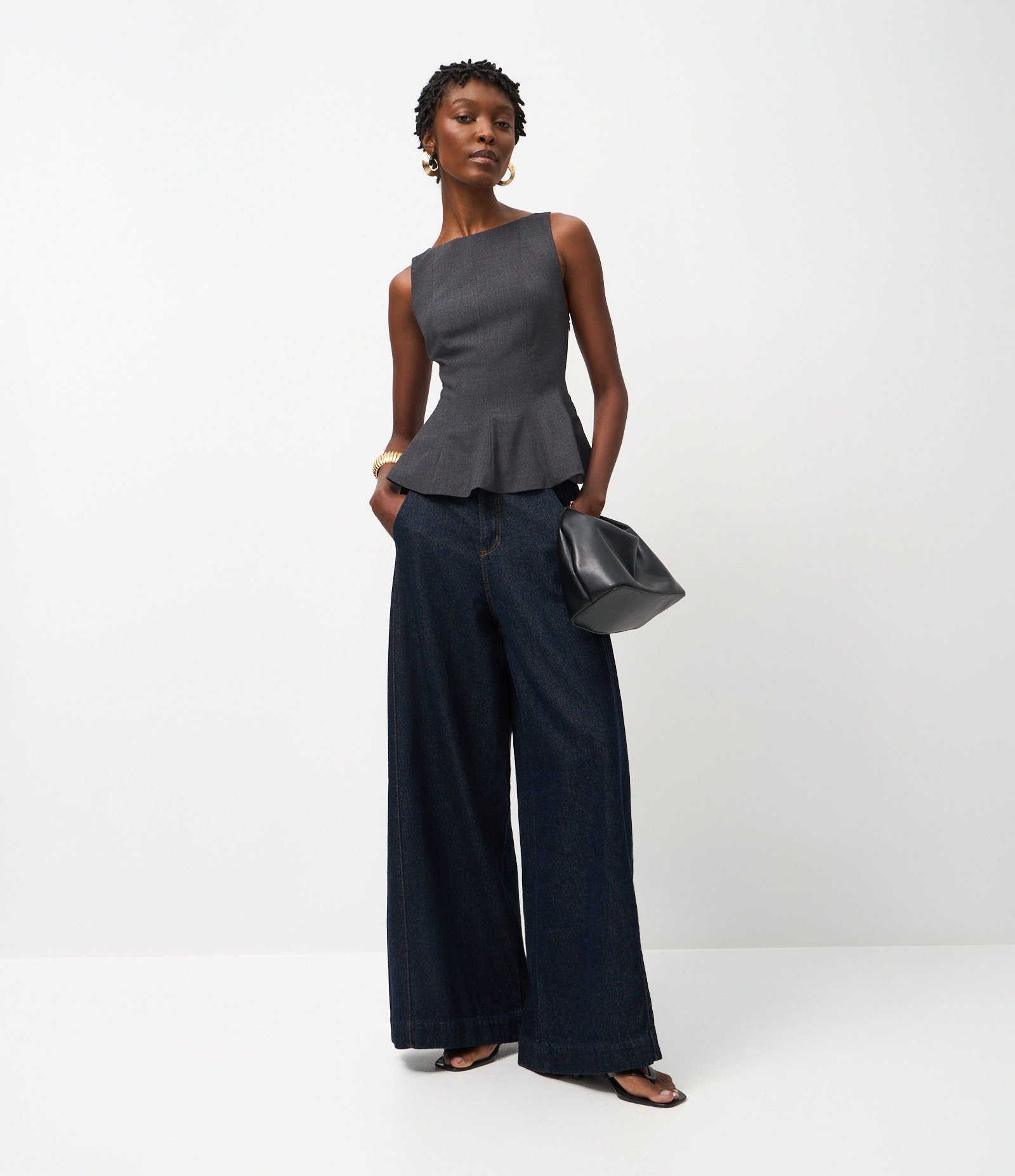 Blusa Peplum em Alfaiataria com Alças Largas Cinza 2