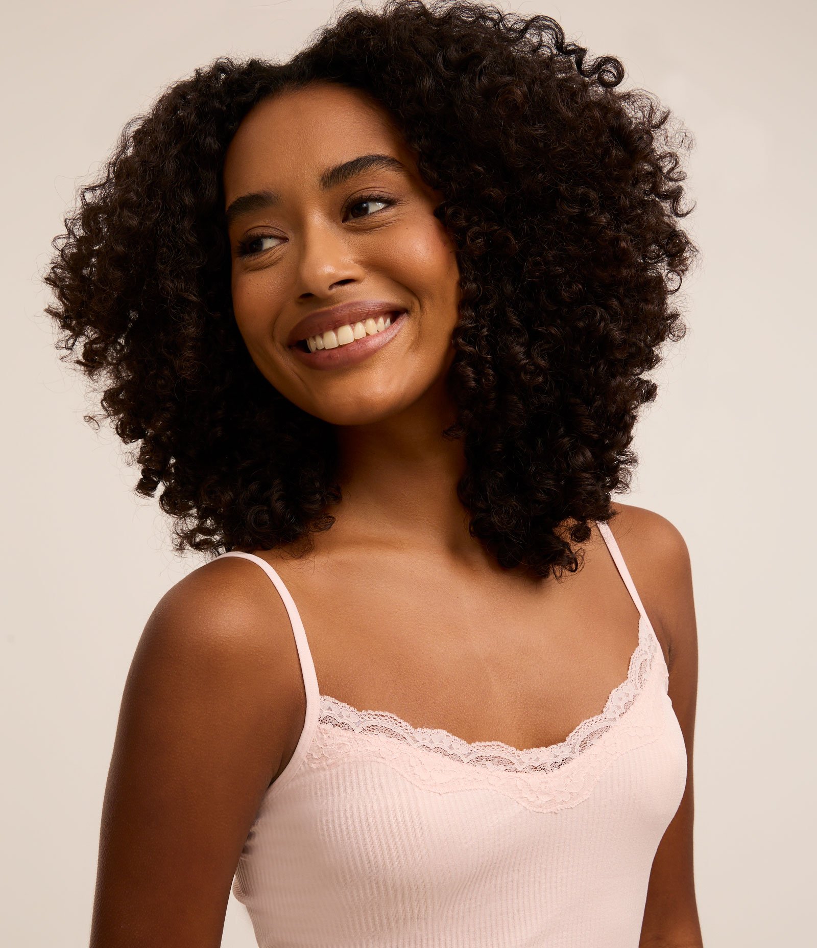 Blusa de Pijama Alcinha em Poliamida Seamless com Renda Rosa 3