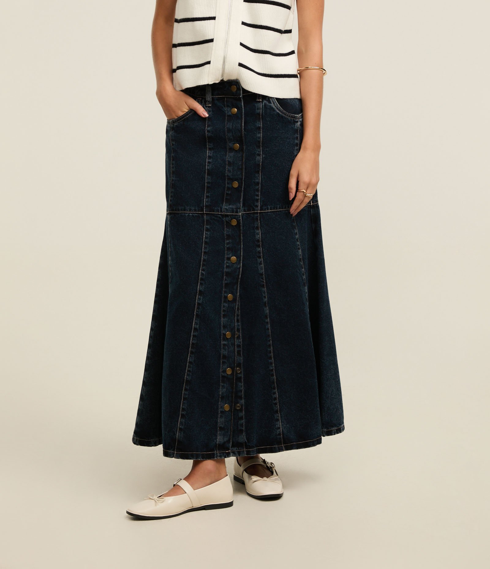 Saia Midi Jeans com Abotoamento Frontal e Recortes Azul Escuro 3