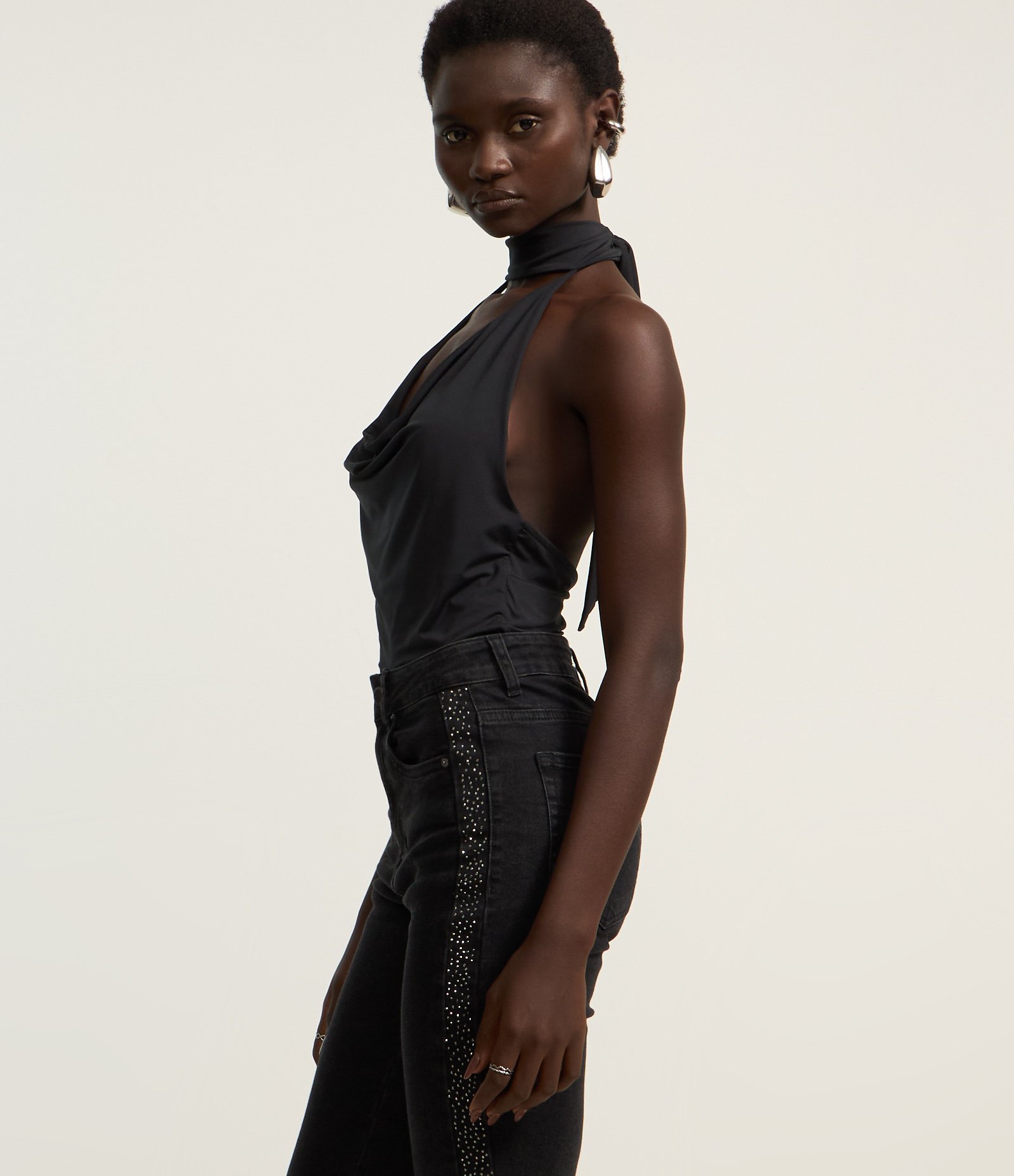 Calça Flare em Jeans com Brilho Lateral Preto 2