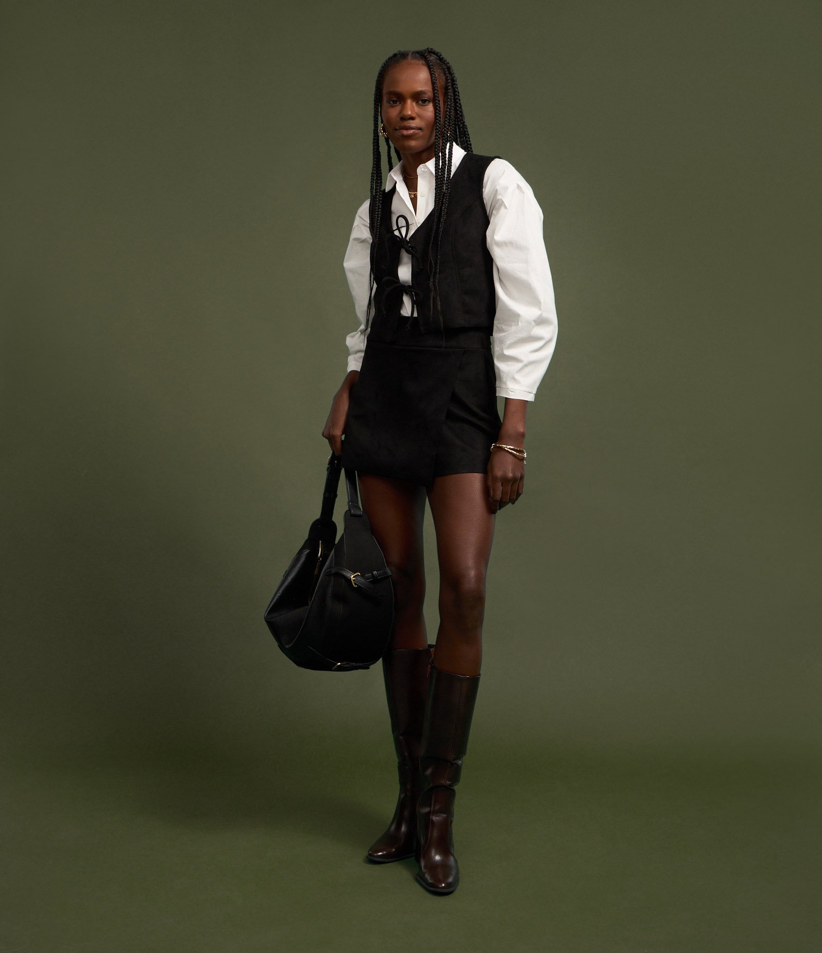 Short Saia em Suede Transpassado Preto 5