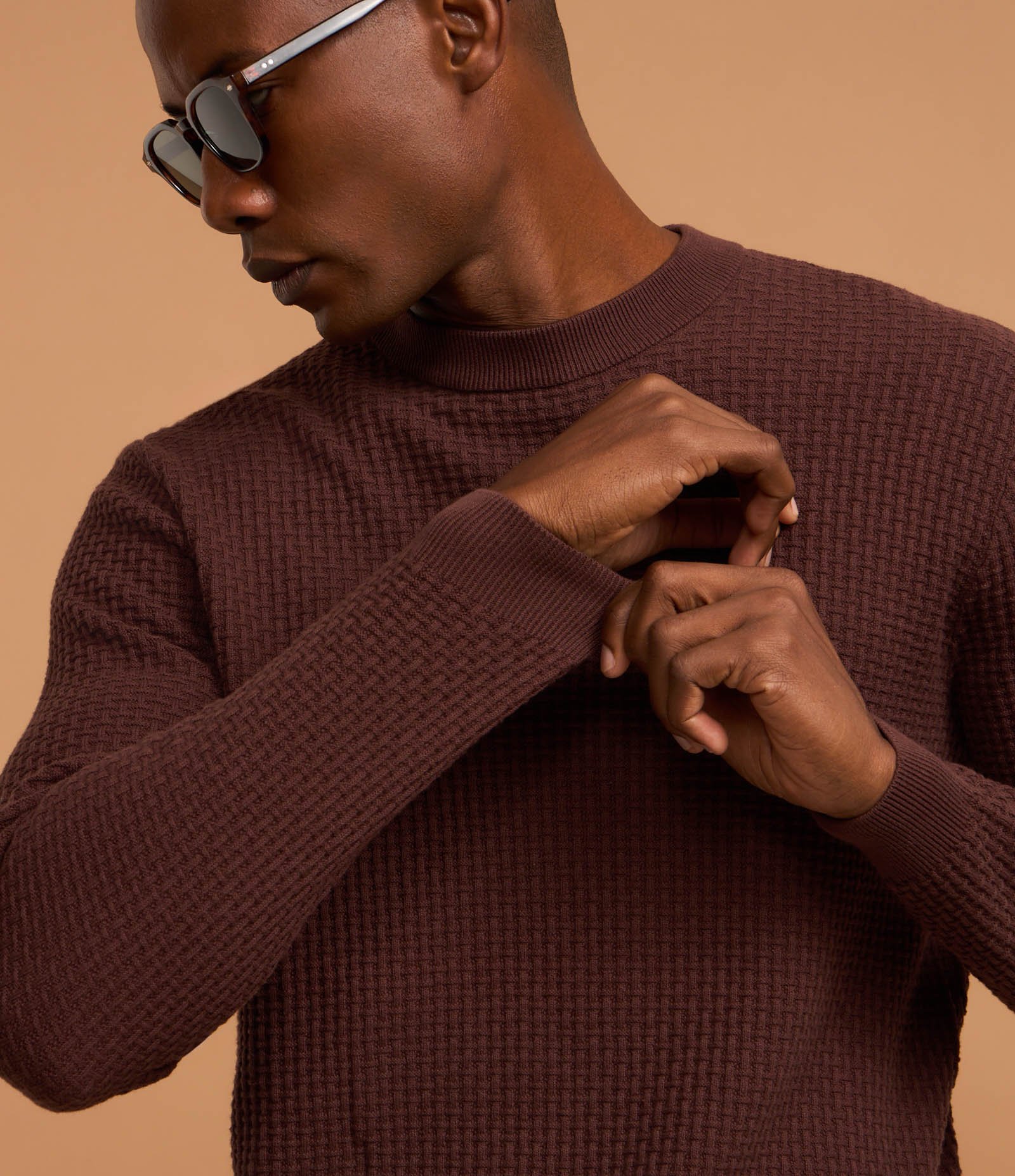 Suéter em Tricô com Textura Quadriculada Marrom 4