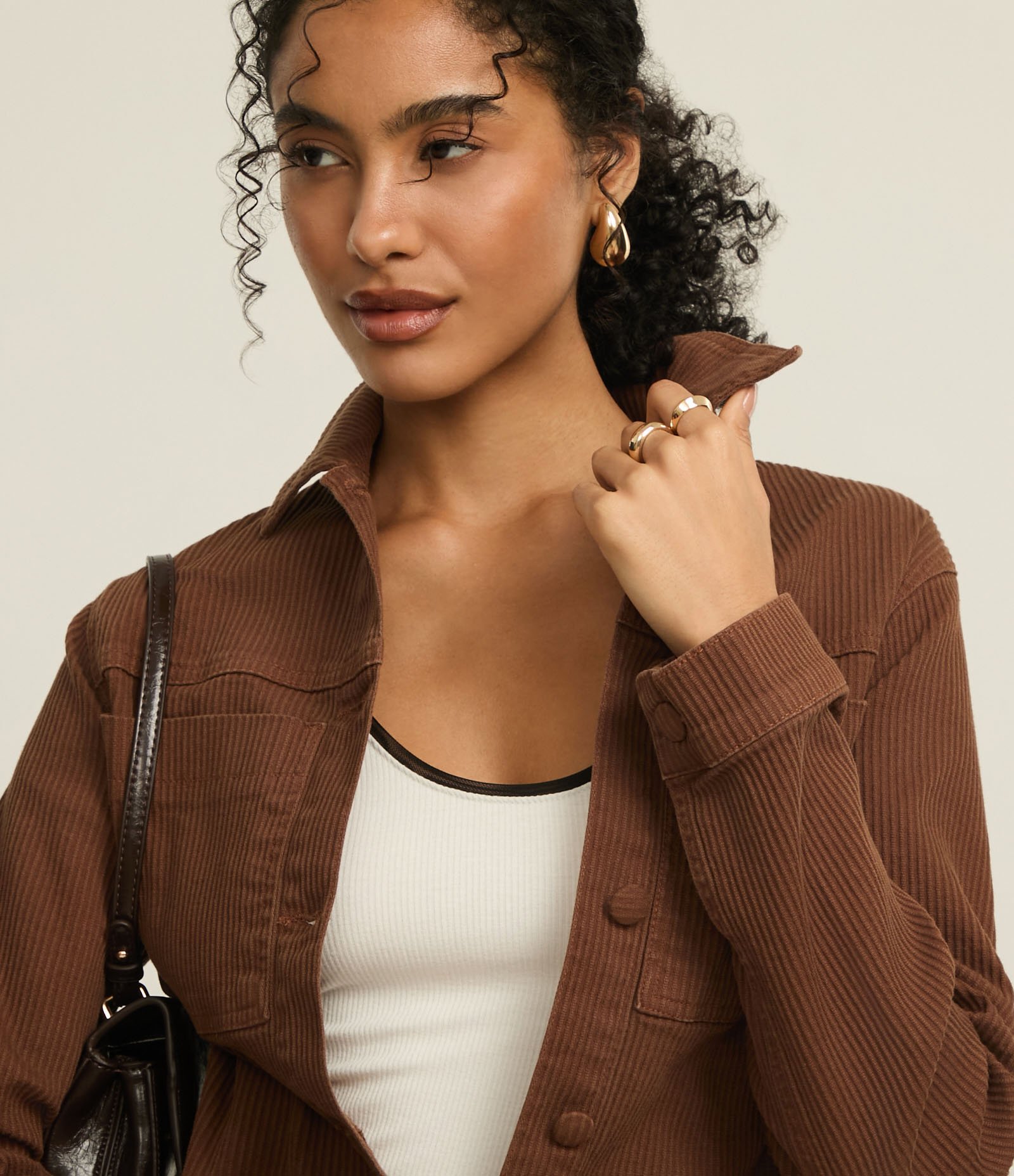 Jaqueta Regular em Sarja Cotelê com Bolsos Frontais Marrom 3