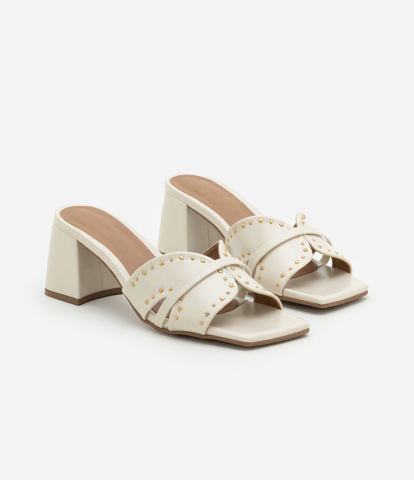 Sandália Mule em PU com Tiras em H e Aplicação de Tachinhas Off White 2