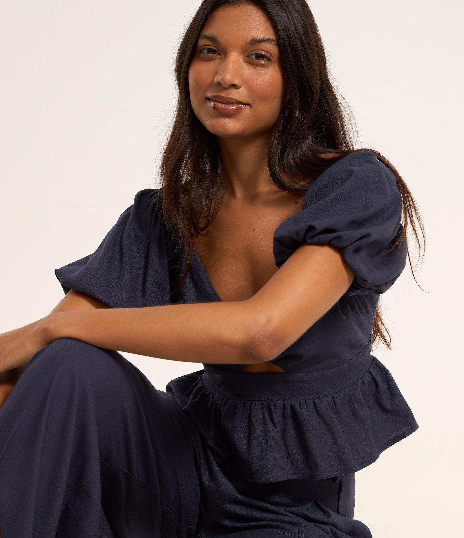 Blusa Peplum em Viscose e Linho com Manga Bufante Azul Marinho 1