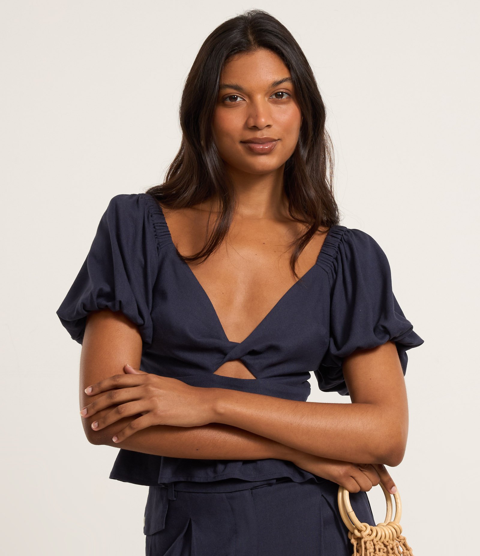 Blusa Peplum em Viscose e Linho com Manga Bufante Azul Marinho 3