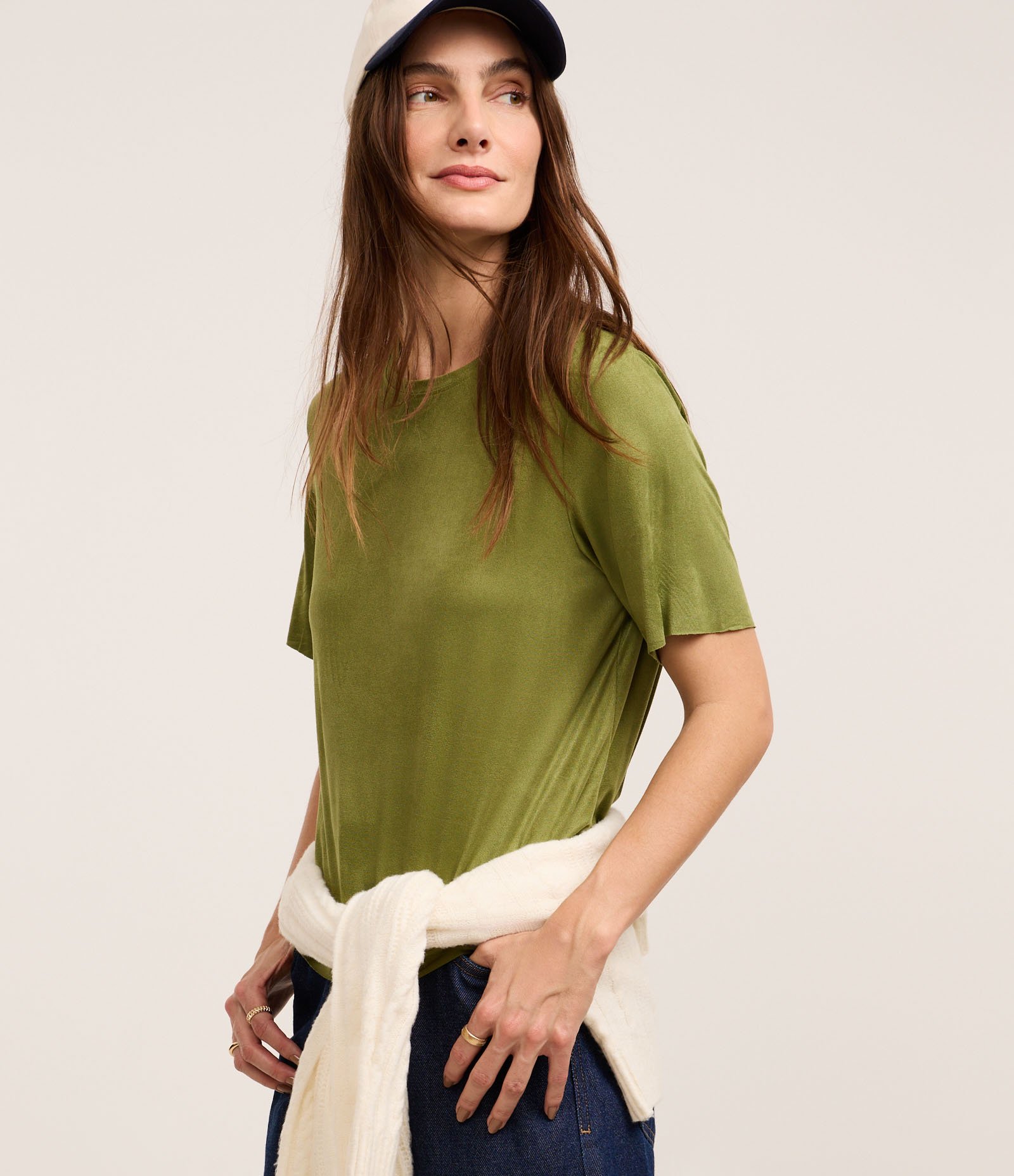 Blusa em Suede com Gola Redonda e Manga Curta Verde Oliva 1