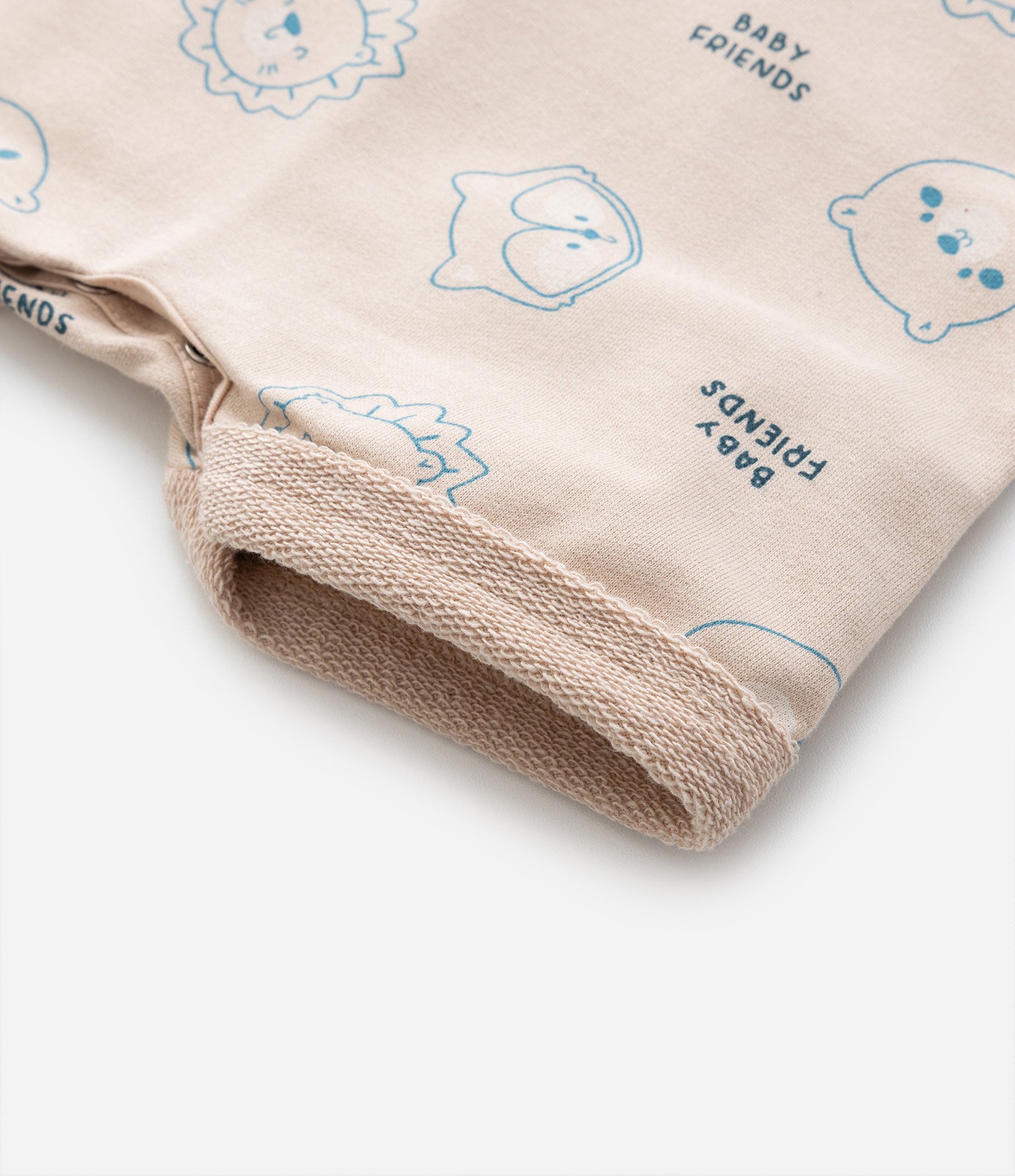 Jardineira Infantil com Bolsinho e Estampa de Bichinhos - Tam 0 a 18 meses Bege 4