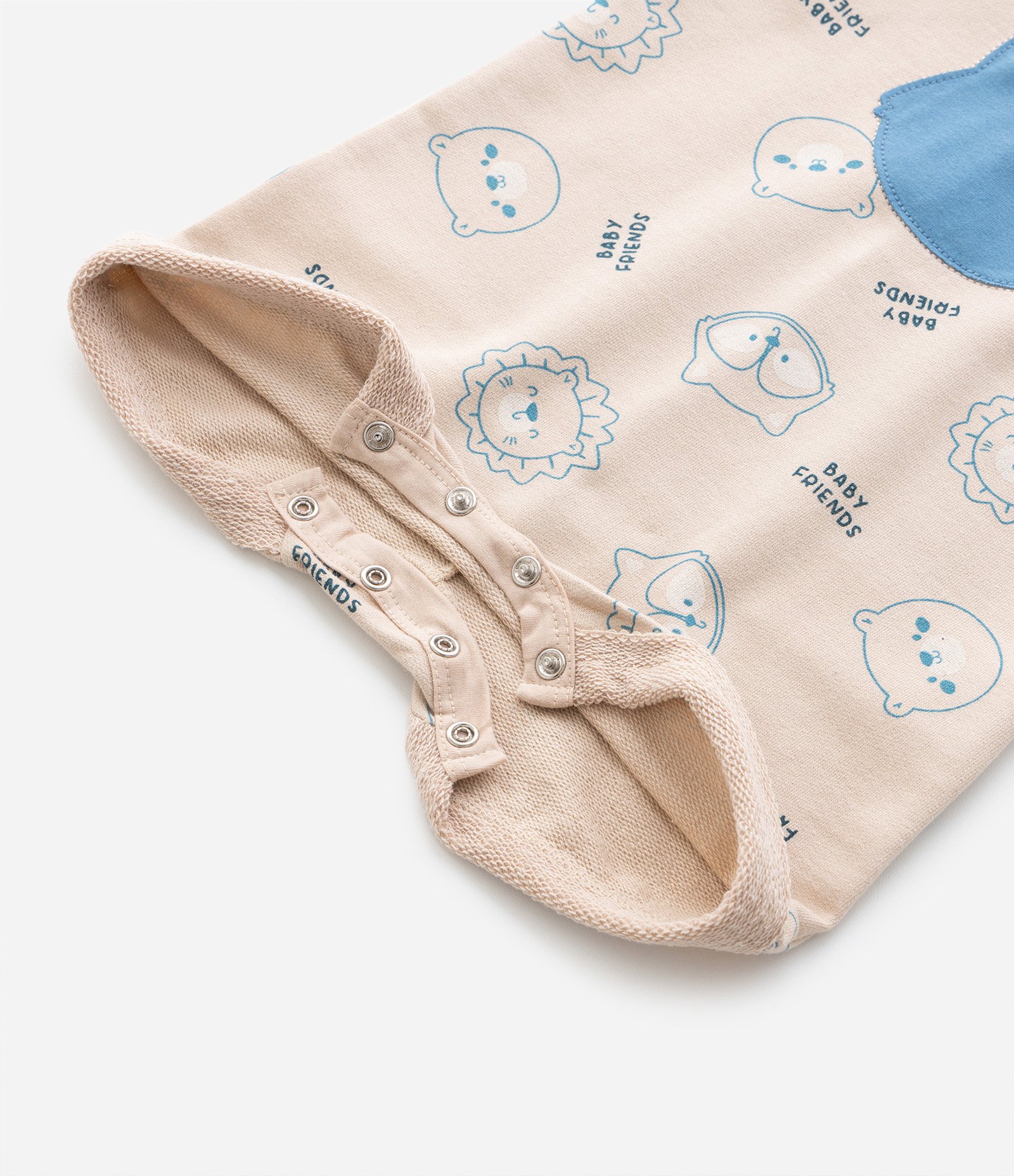 Jardineira Infantil com Bolsinho e Estampa de Bichinhos - Tam 0 a 18 meses Bege 5